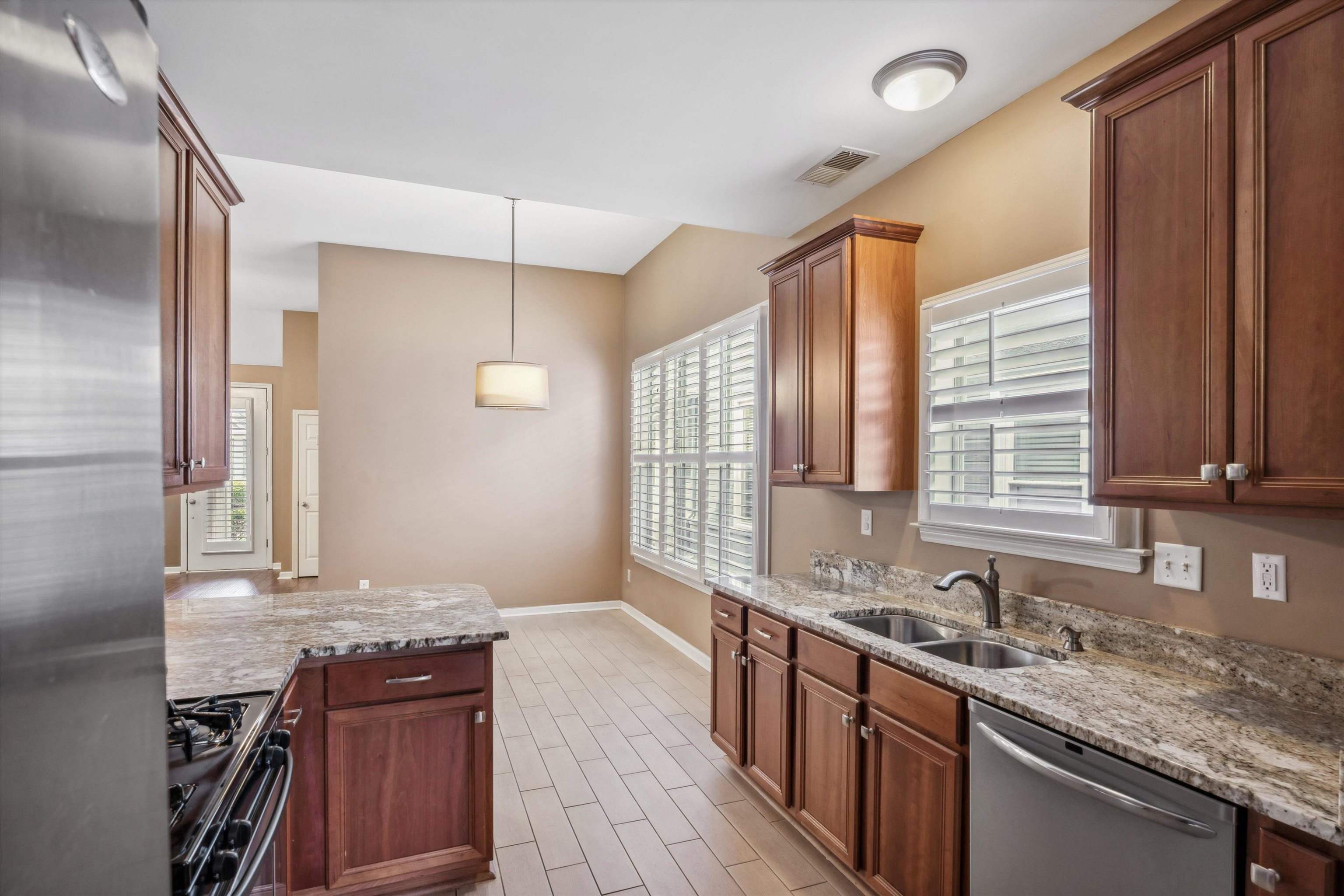 1332 ISLAND SHORE DR