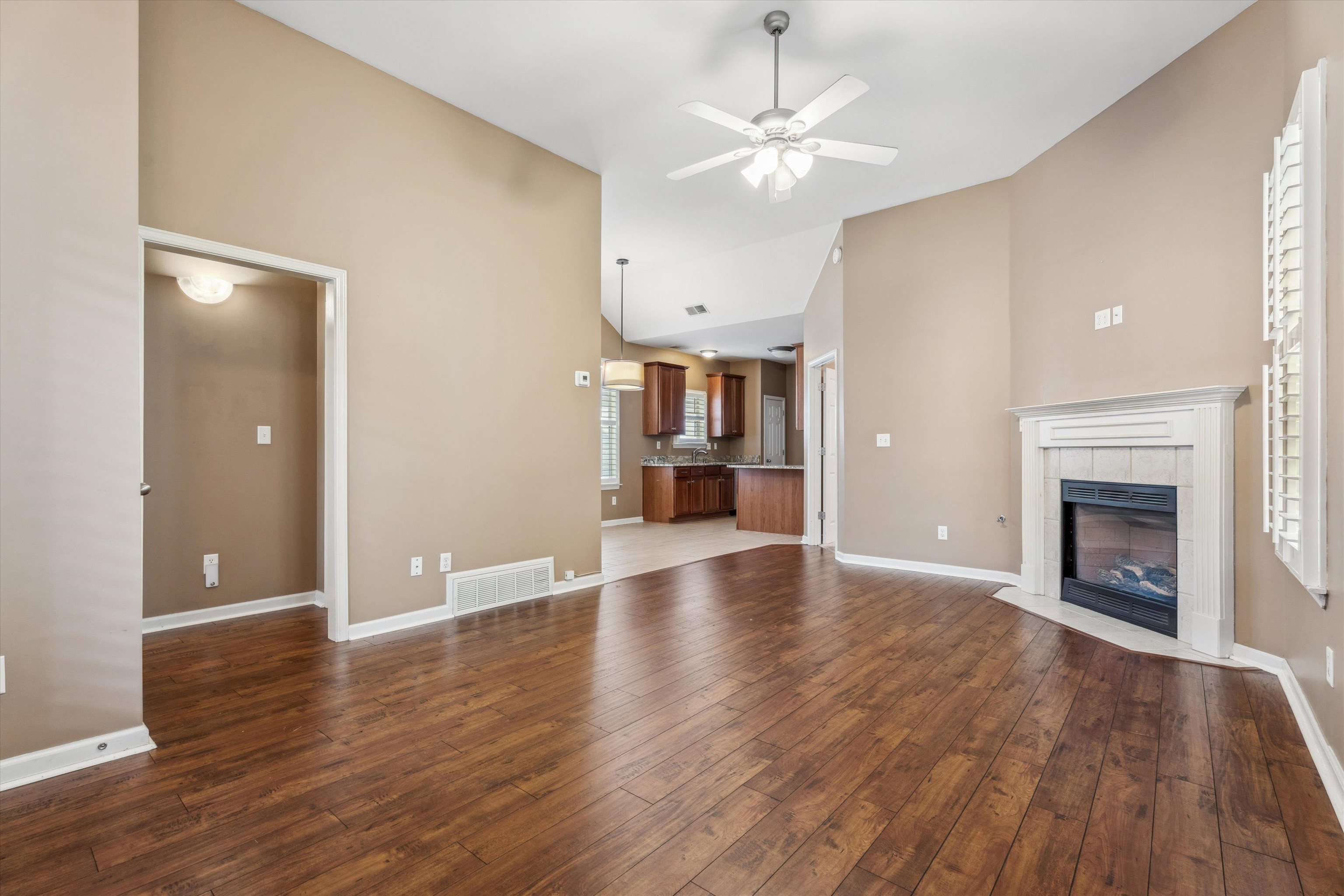 1332 ISLAND SHORE DR