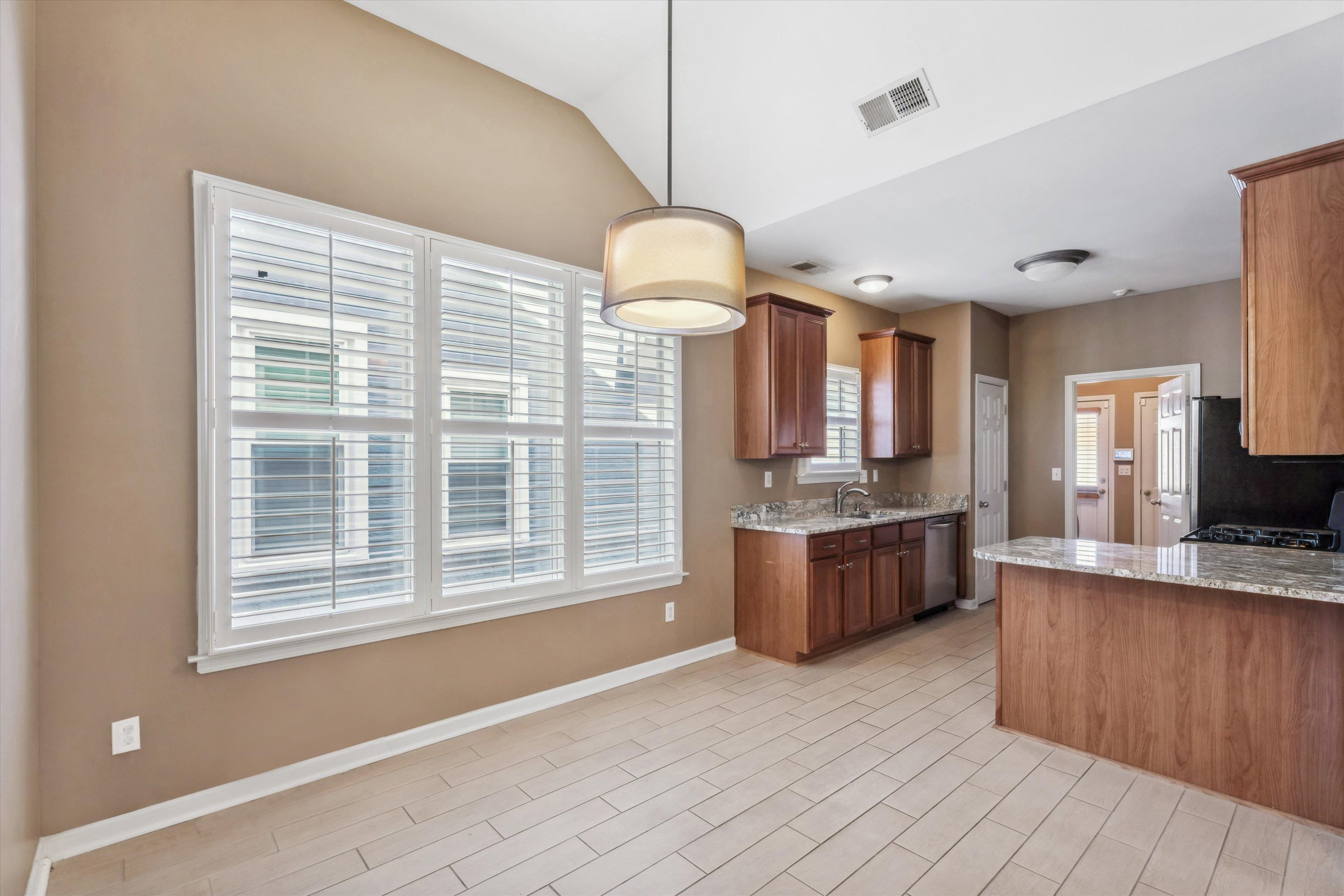 1332 ISLAND SHORE DR