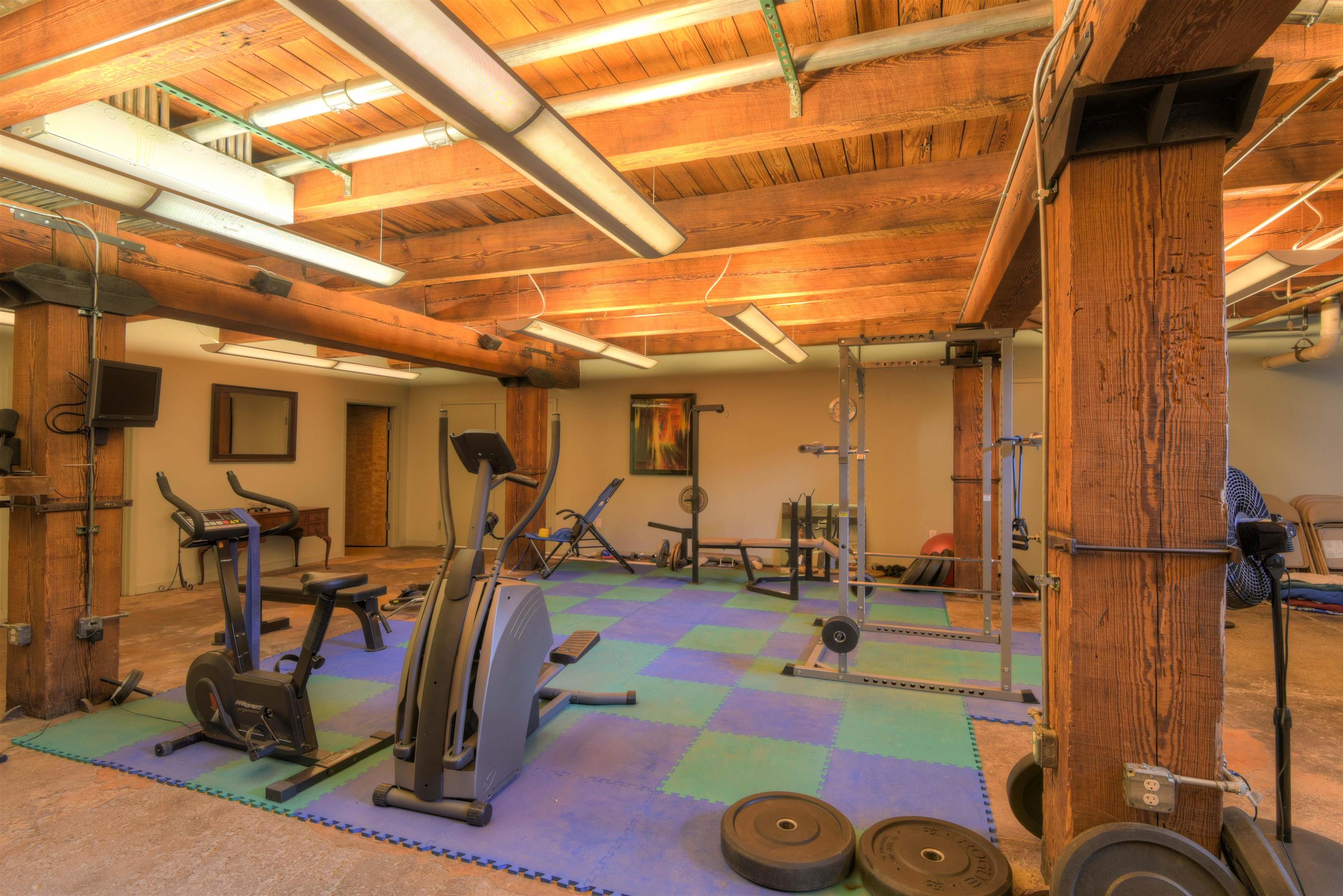 2 W G E PATTERSON AVE Unit: 216