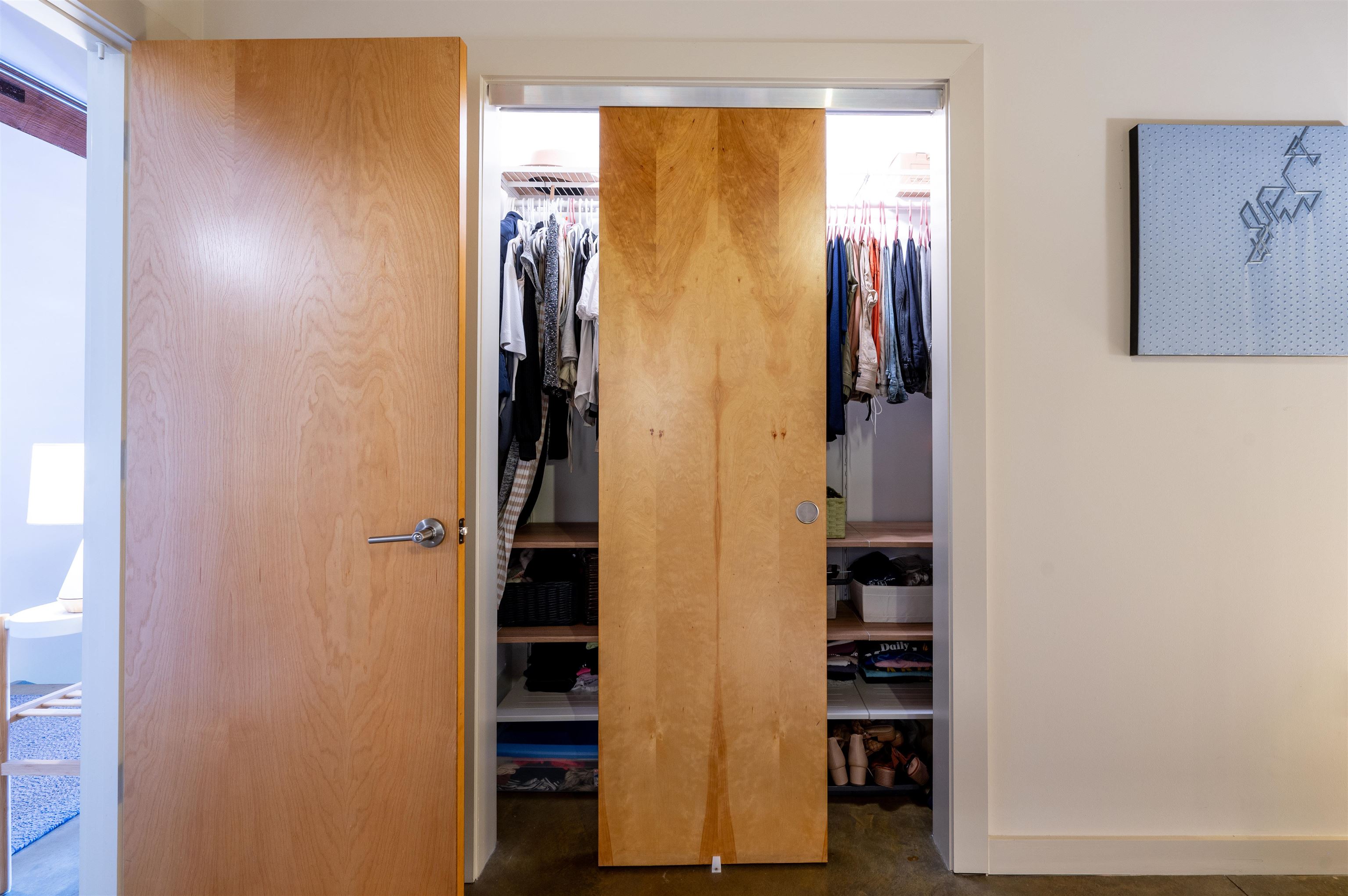 2 W G E PATTERSON AVE Unit: 216