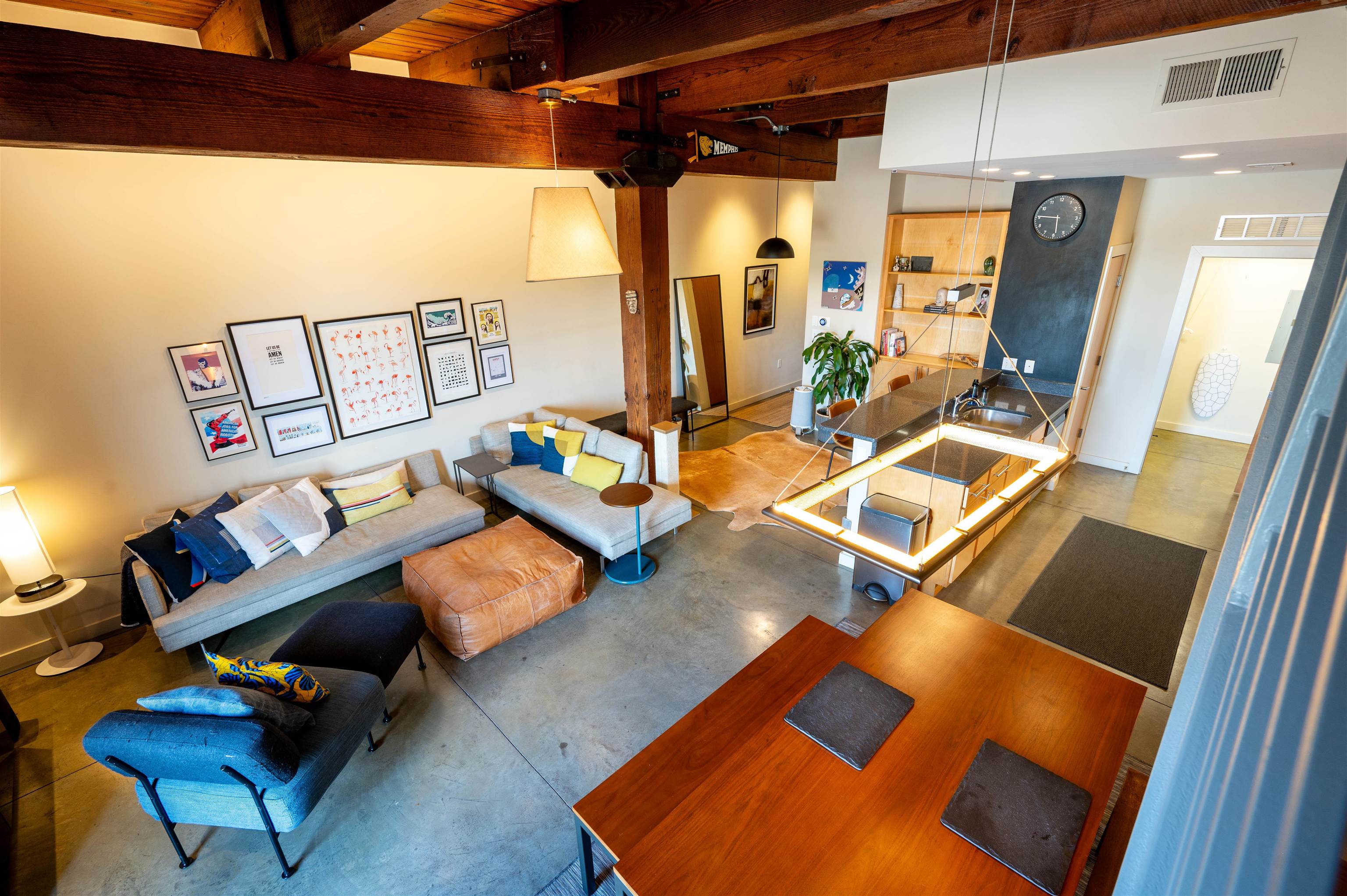 2 W G E PATTERSON AVE Unit: 216