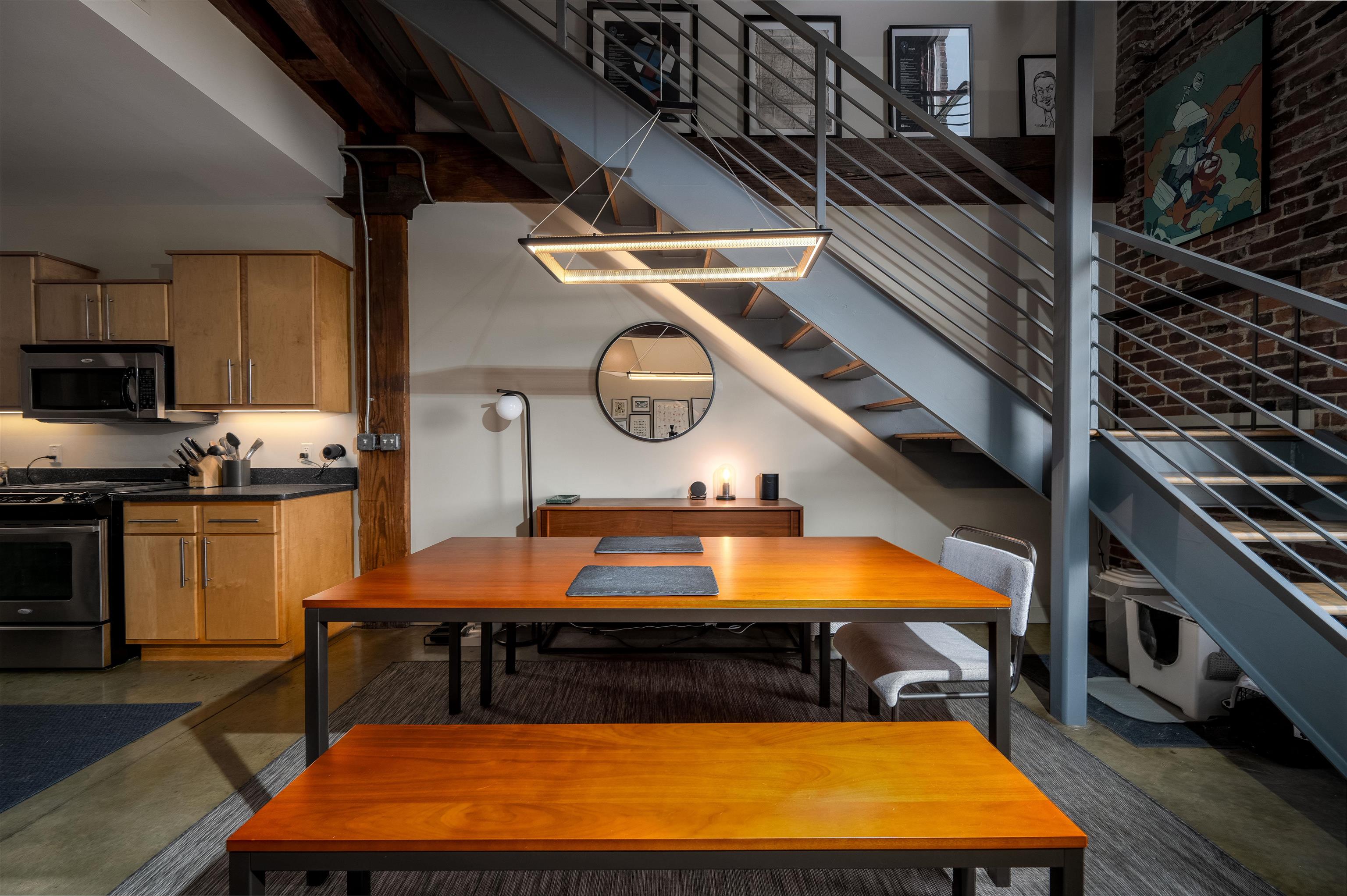 2 W G E PATTERSON AVE Unit: 216