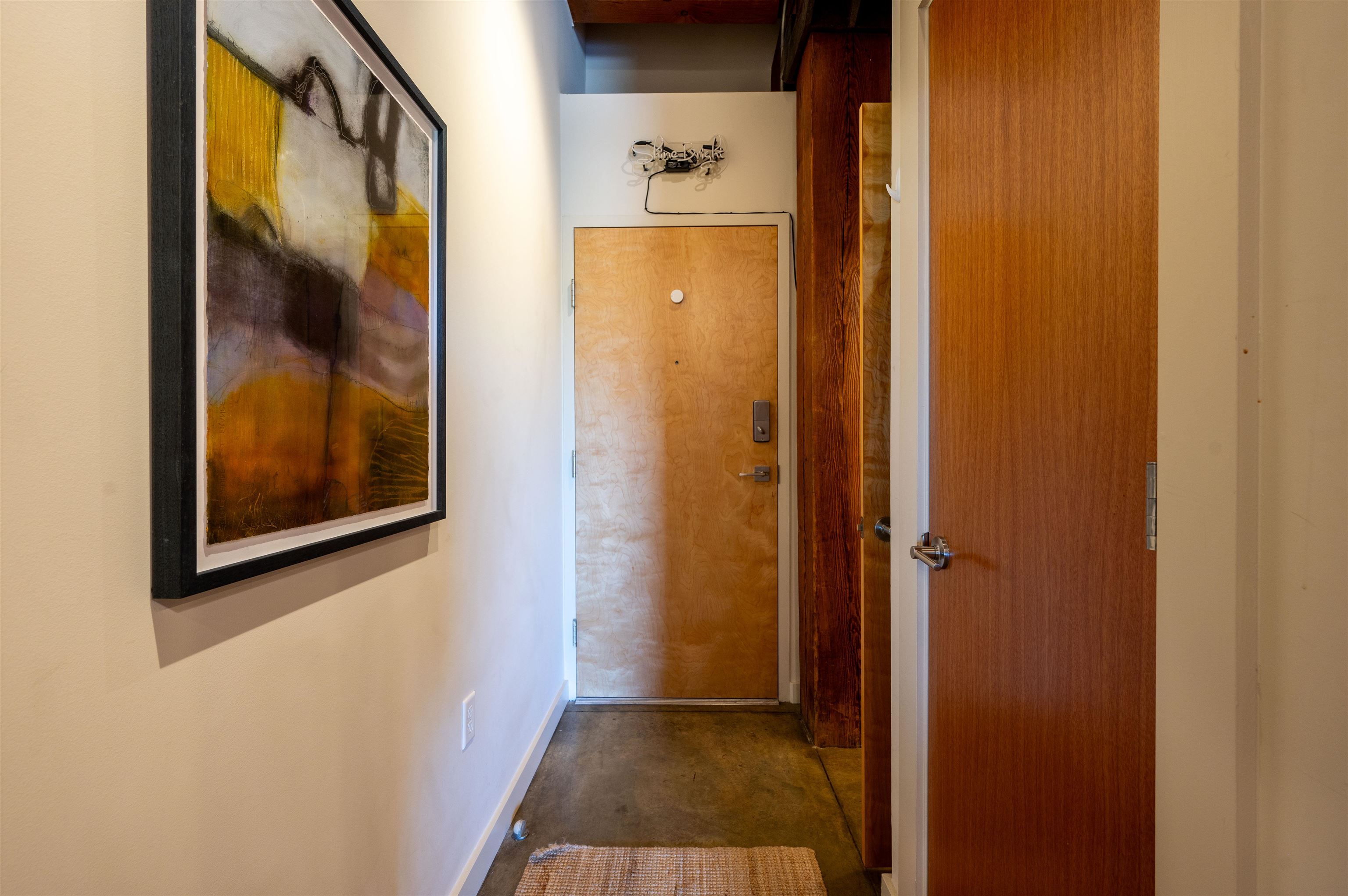 2 W G E PATTERSON AVE Unit: 216