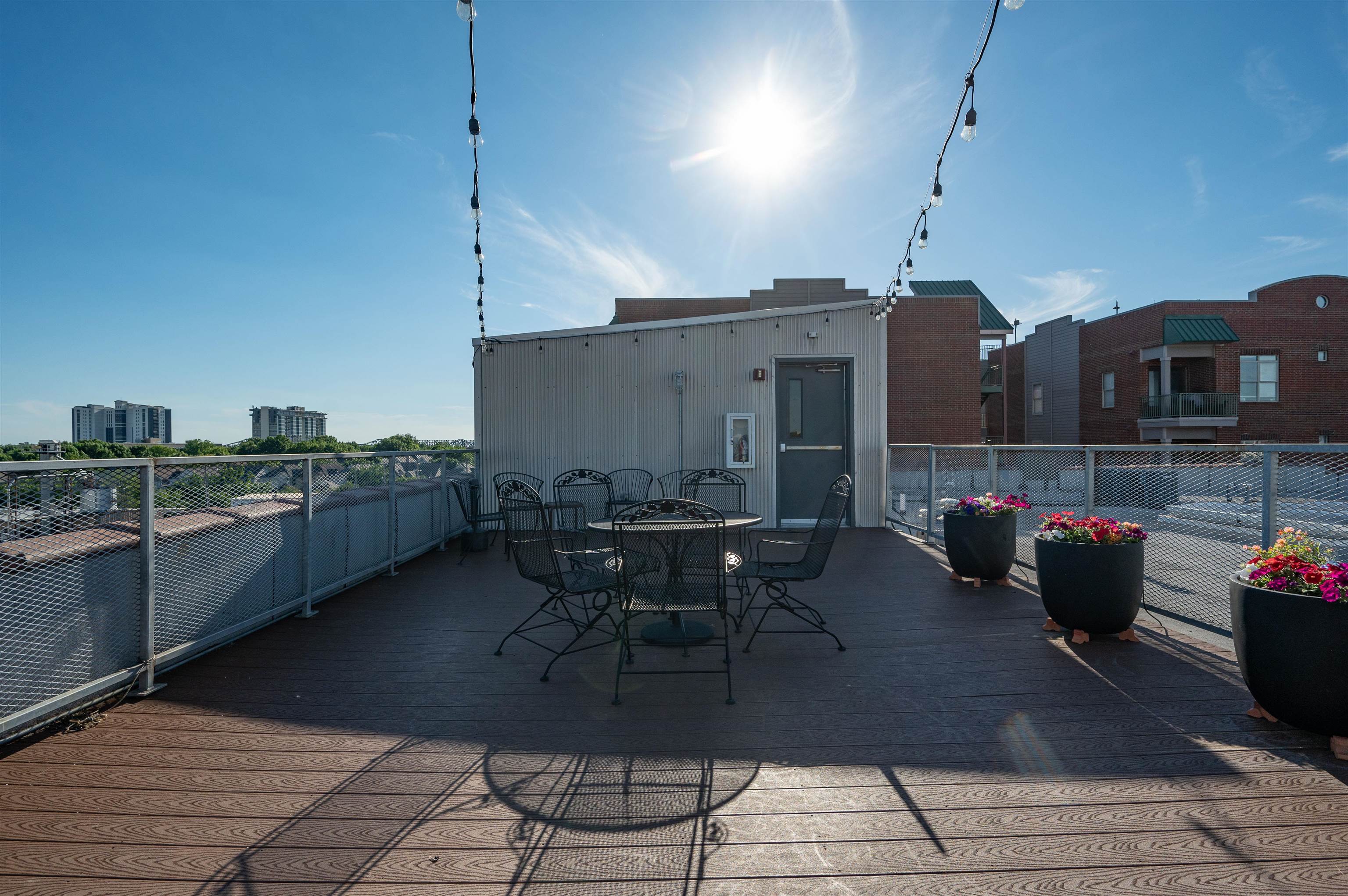 2 W G E PATTERSON AVE Unit: 216