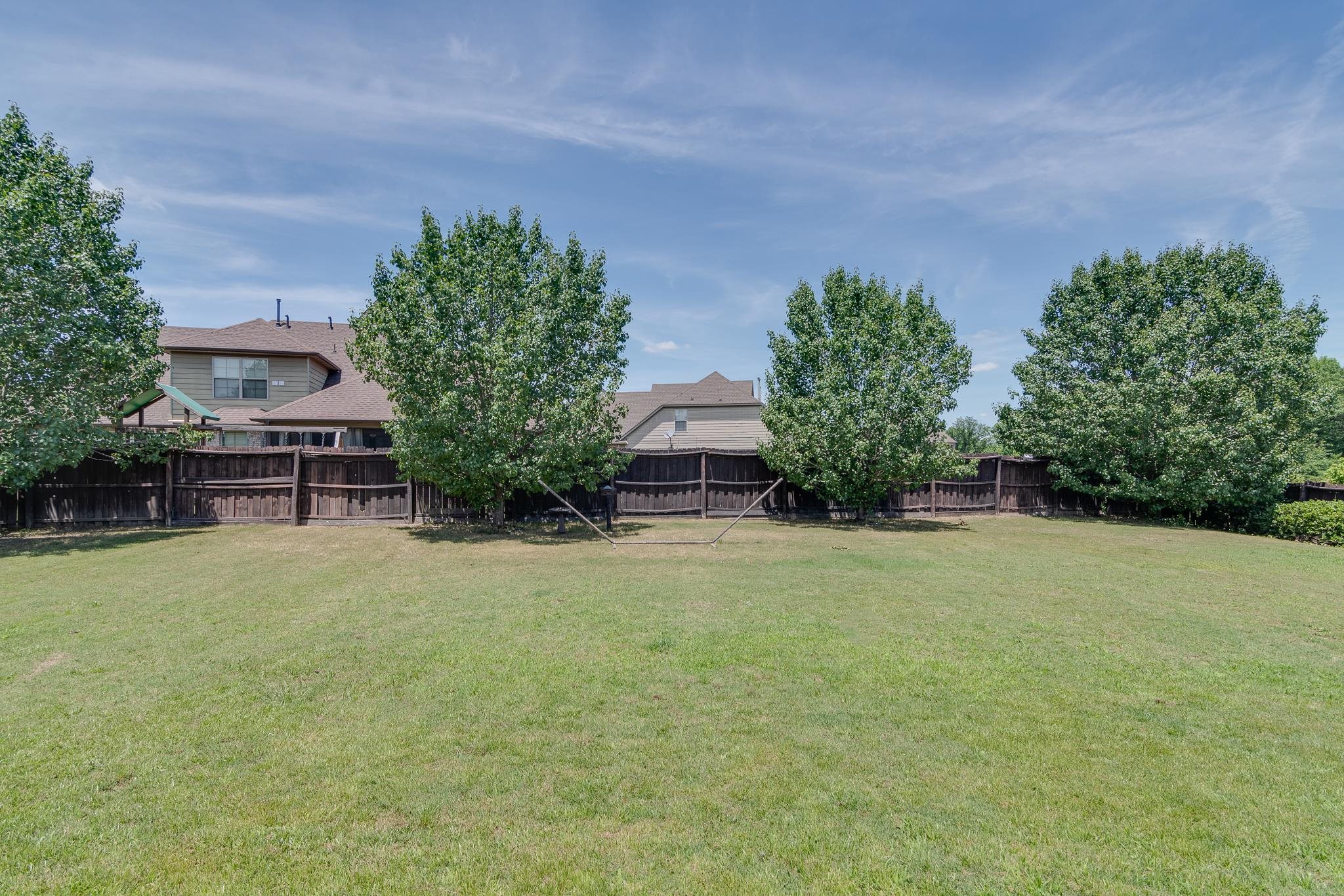 9686 GRAYS HOLLOW CV