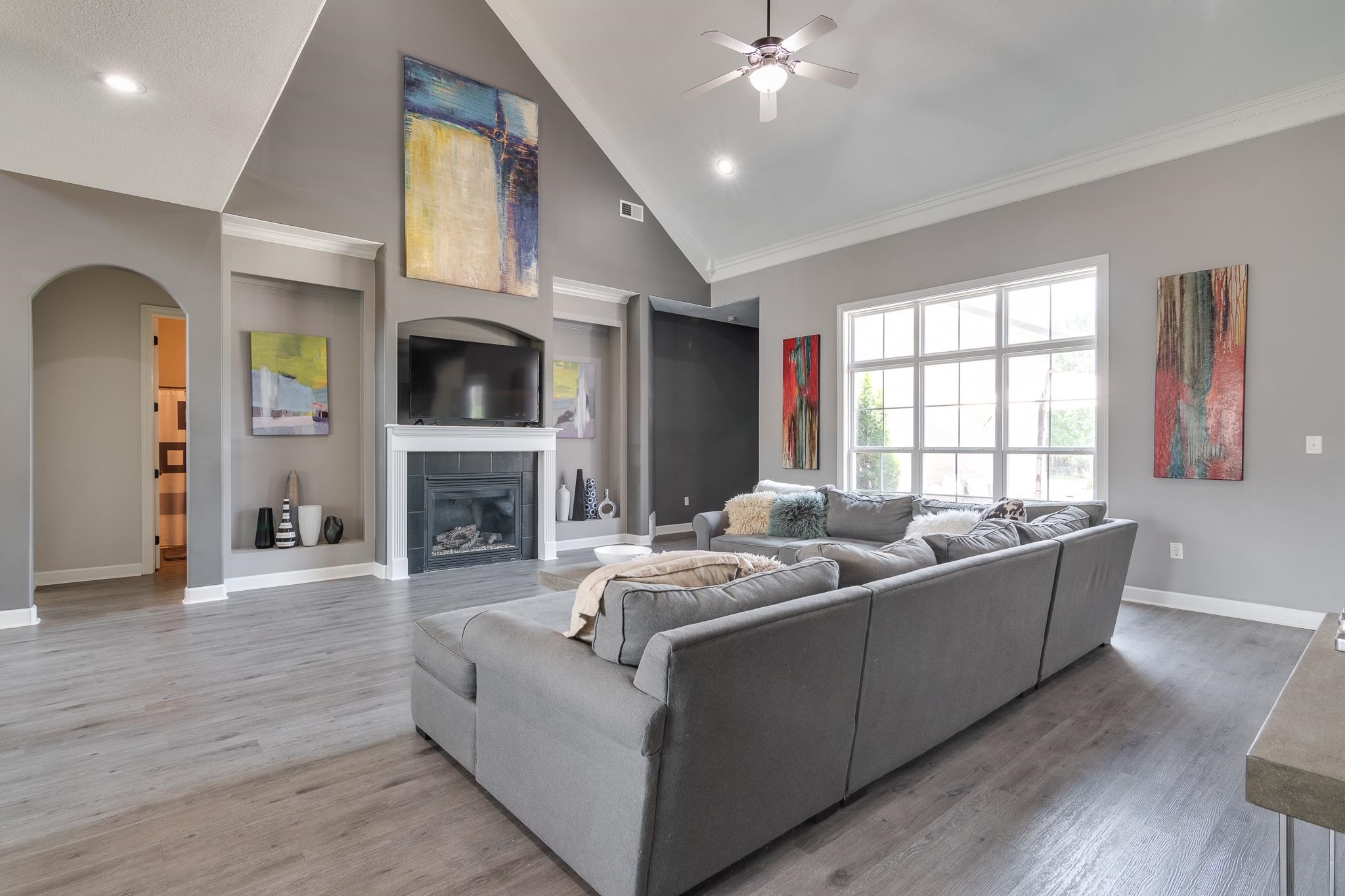 9686 GRAYS HOLLOW CV