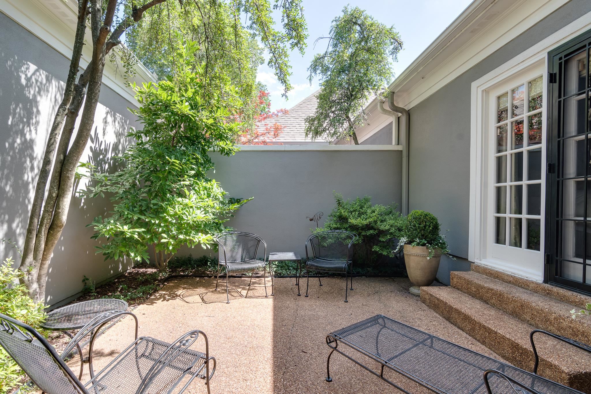 244 BREMINGTON PLACE DR