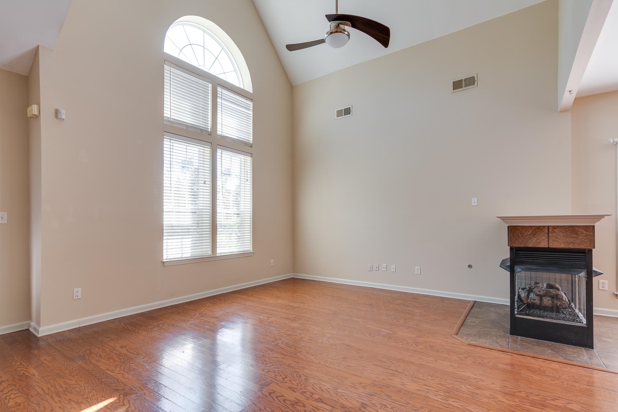 331 FOUNTAIN RIVER DR