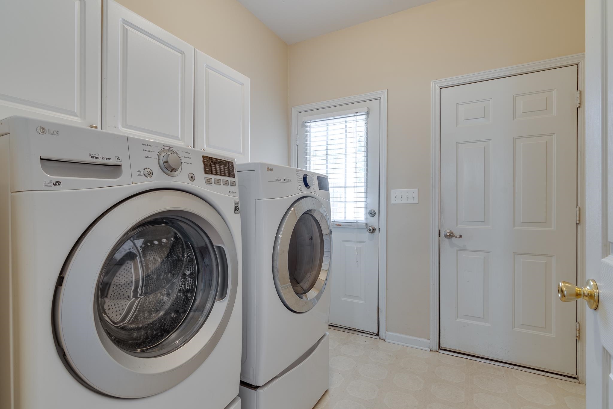 331 FOUNTAIN RIVER DR