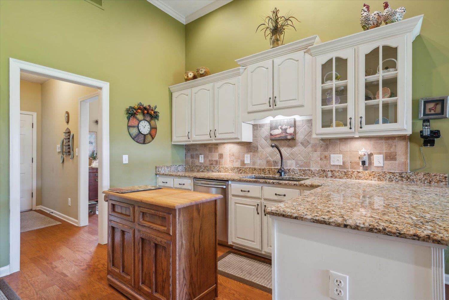 620 W WARWICK OAKS LN W