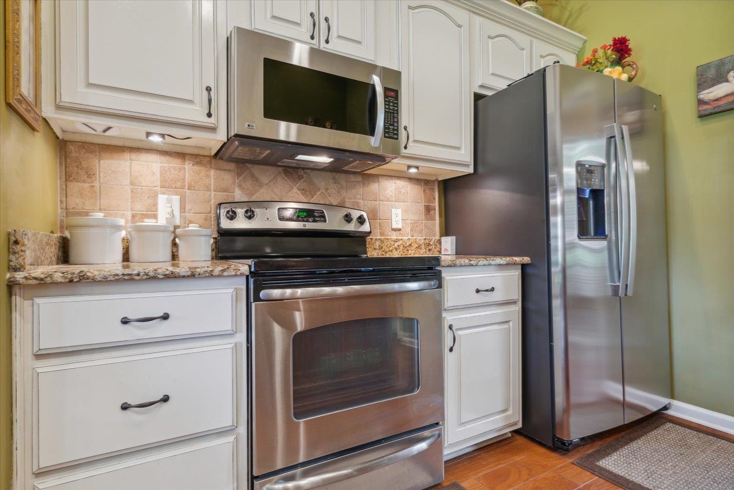 620 W WARWICK OAKS LN W