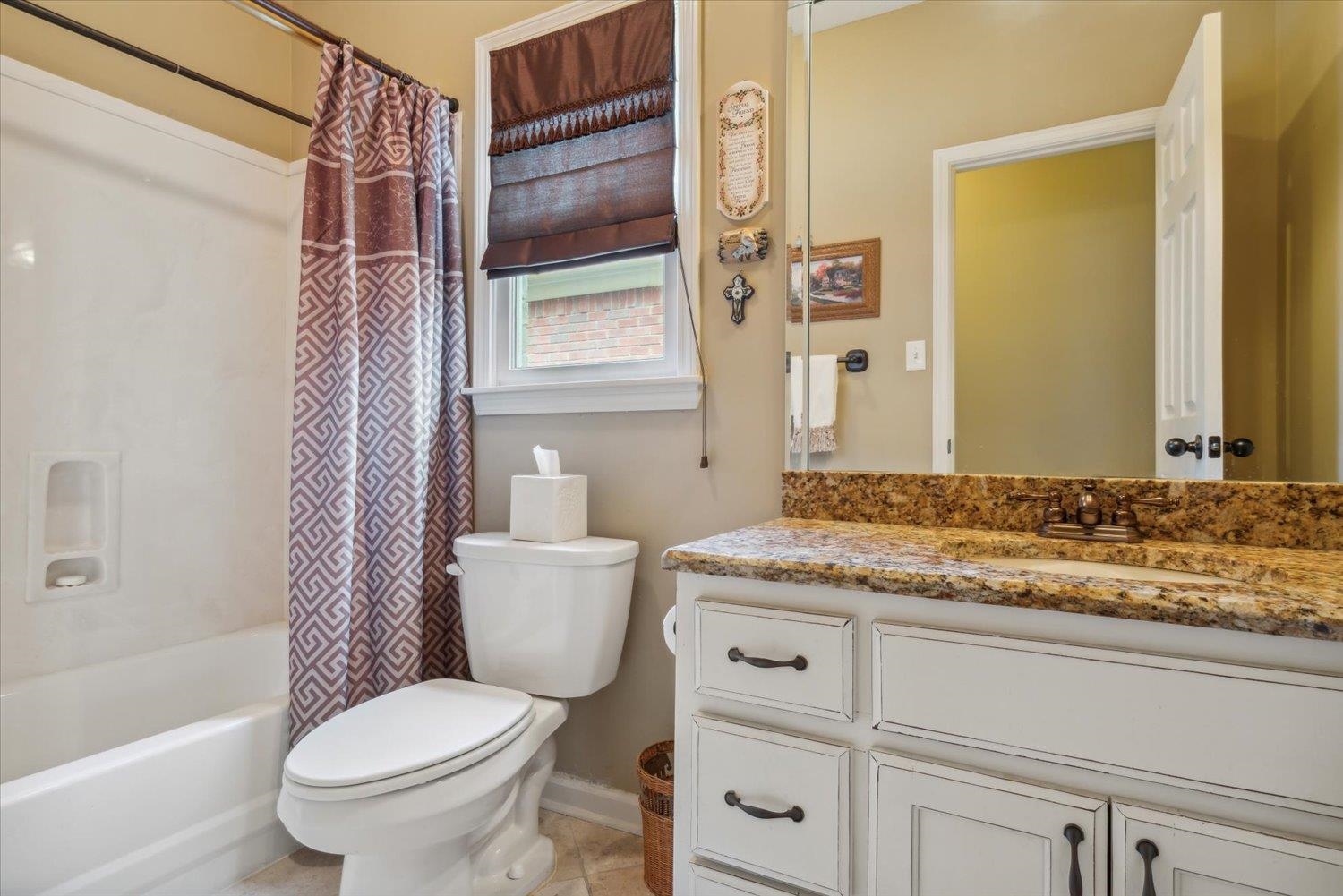 620 W WARWICK OAKS LN W