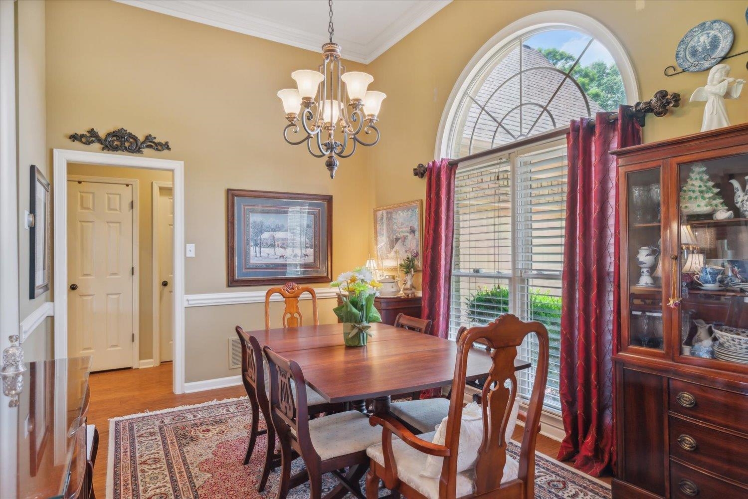 620 W WARWICK OAKS LN W