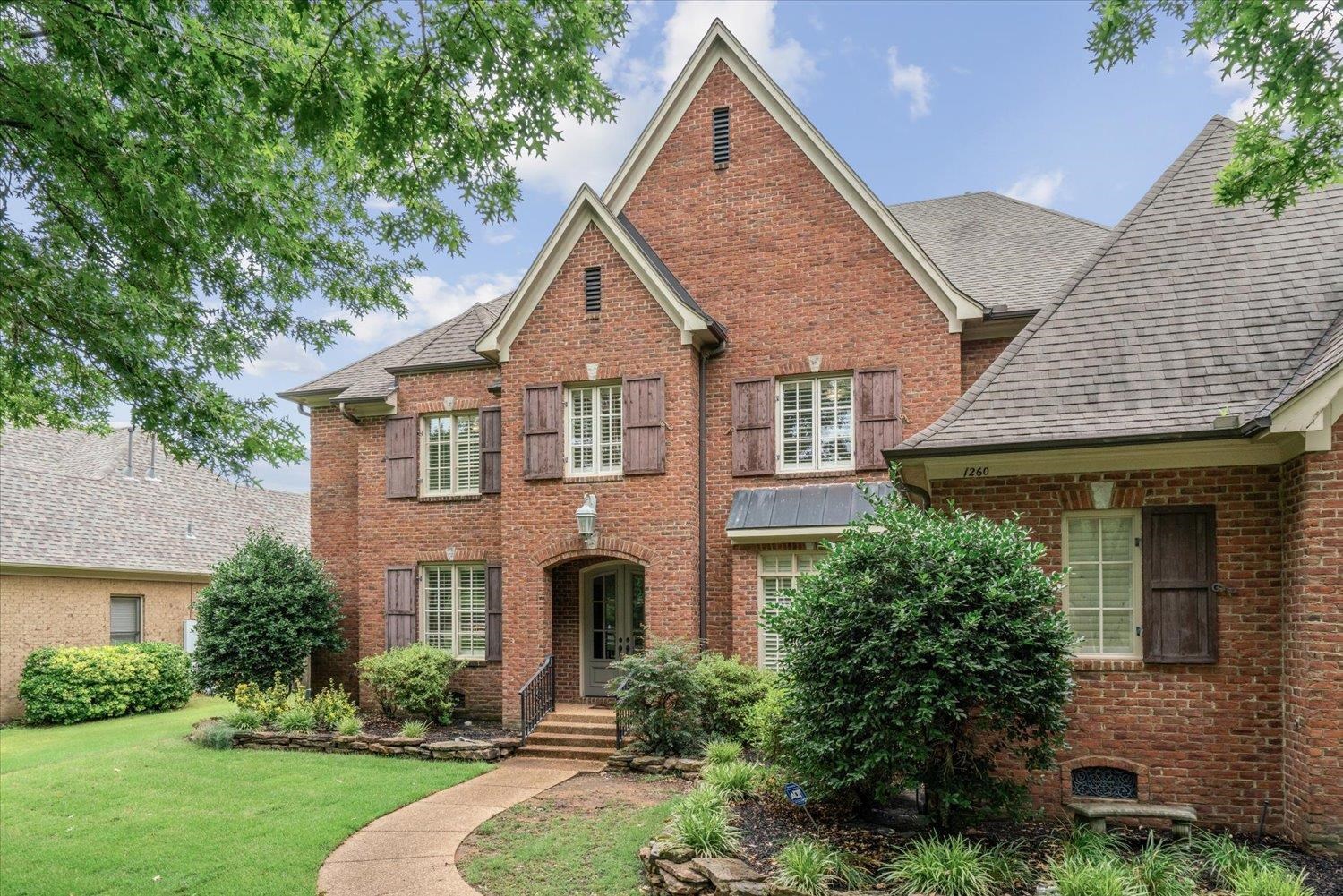 1260 E BRAY PARK DR