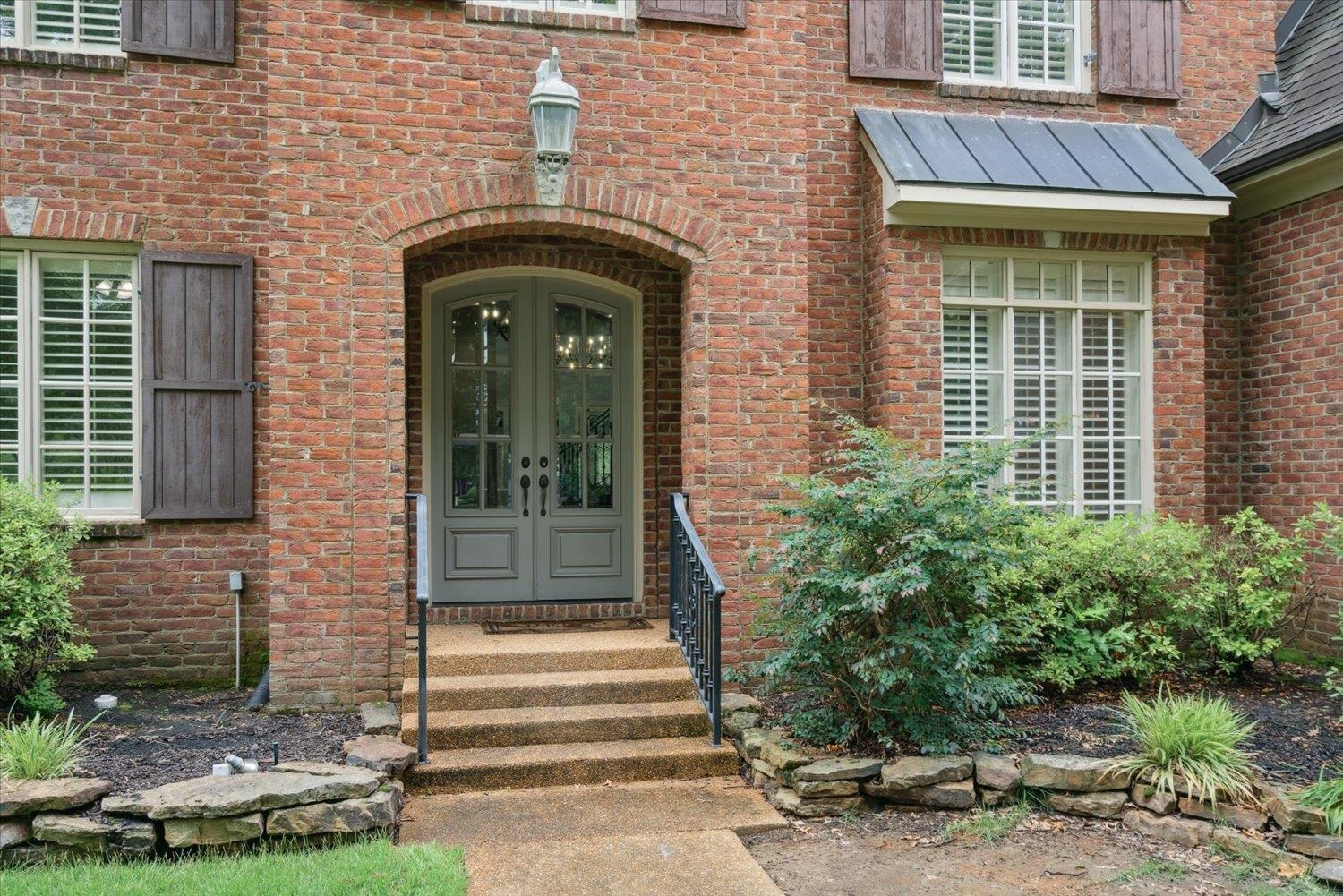 1260 E BRAY PARK DR