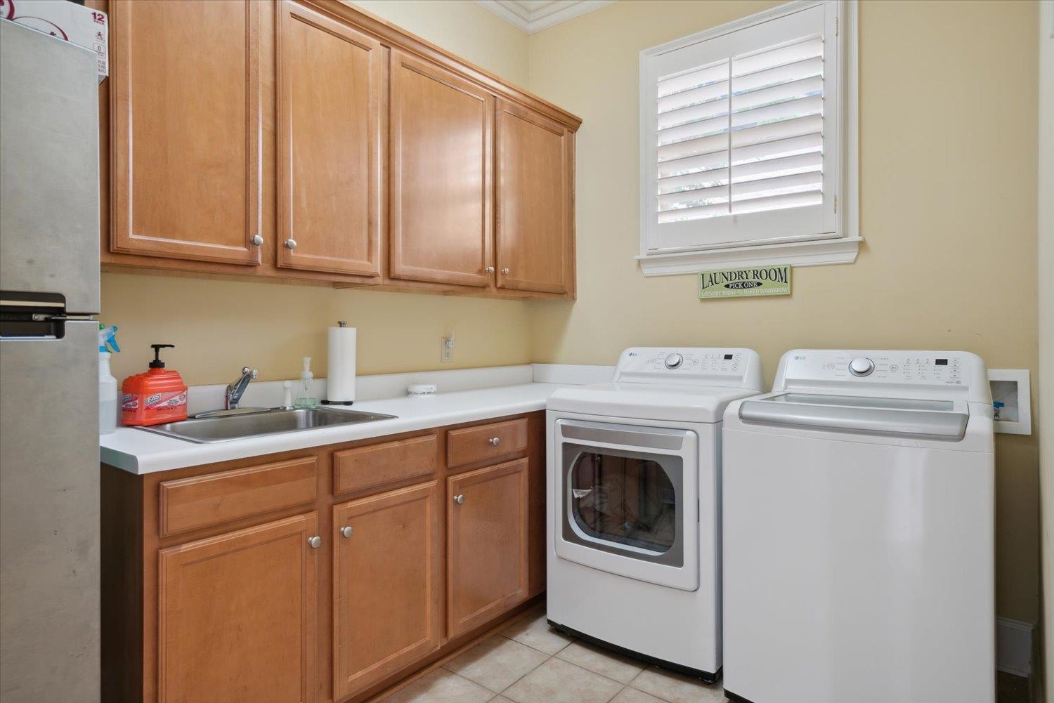 1260 E BRAY PARK DR