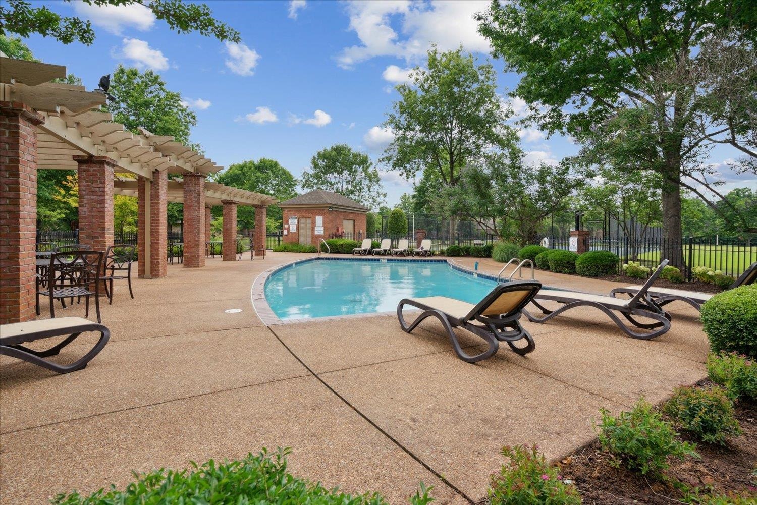 1260 E BRAY PARK DR
