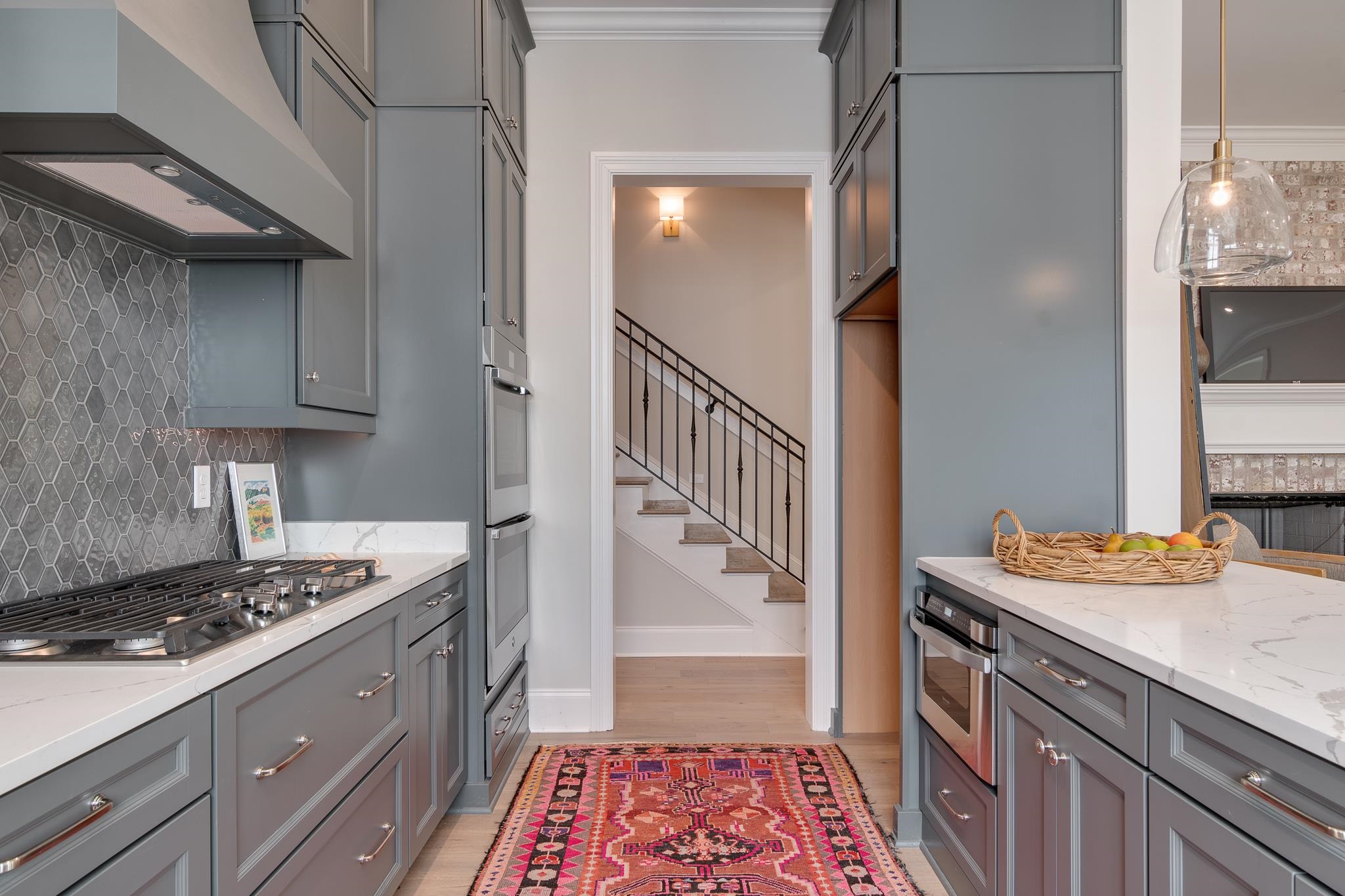 1402 CLUB GARDENS PL