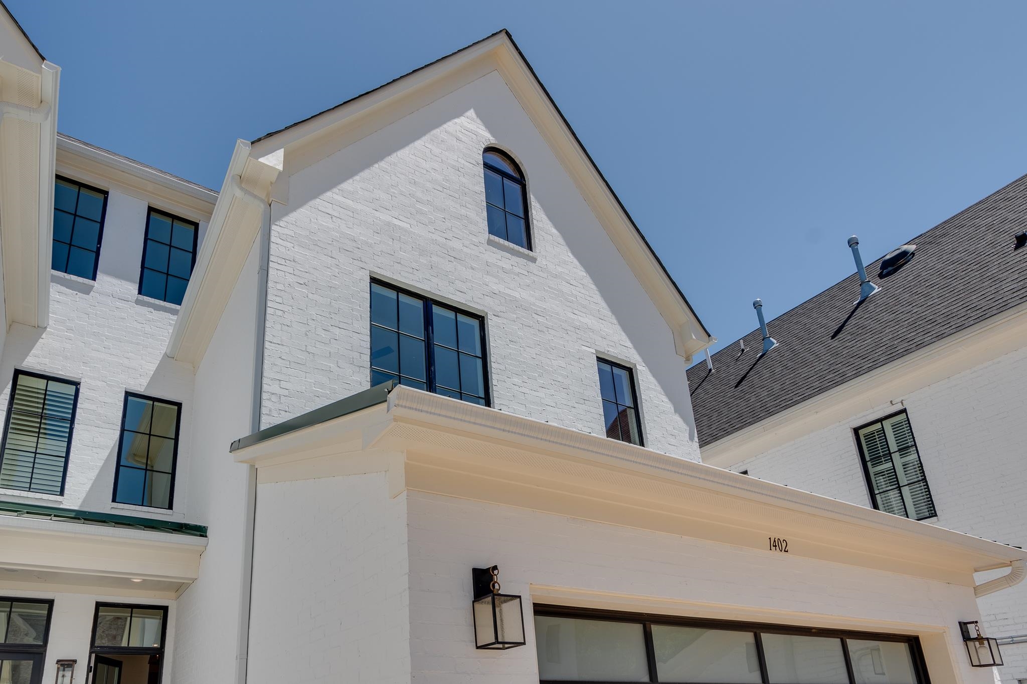 1402 CLUB GARDENS PL