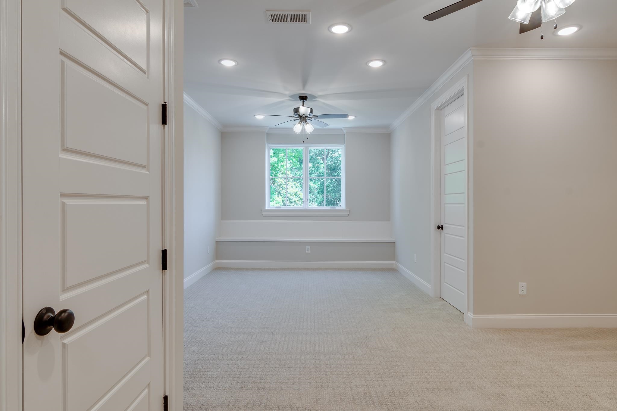 1402 CLUB GARDENS PL