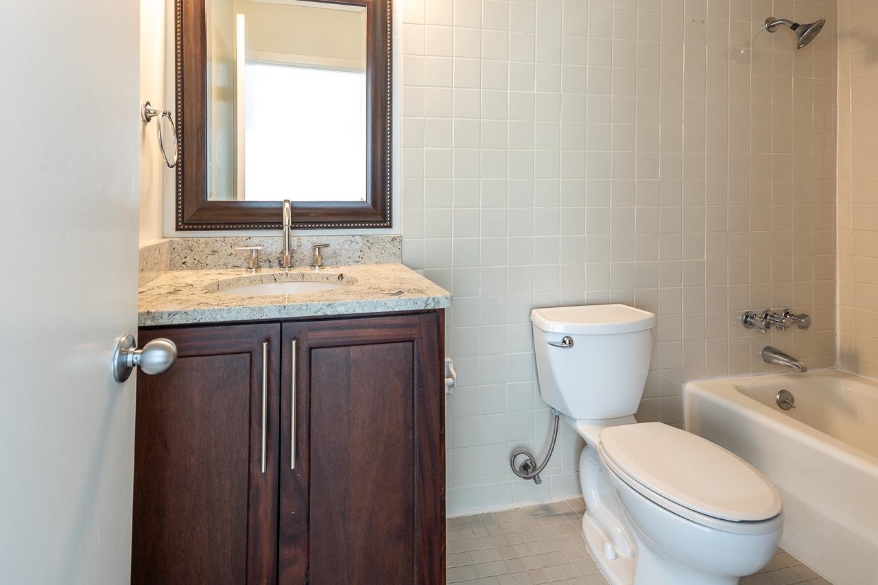 335 RIVERBLUFF PL Unit: 3