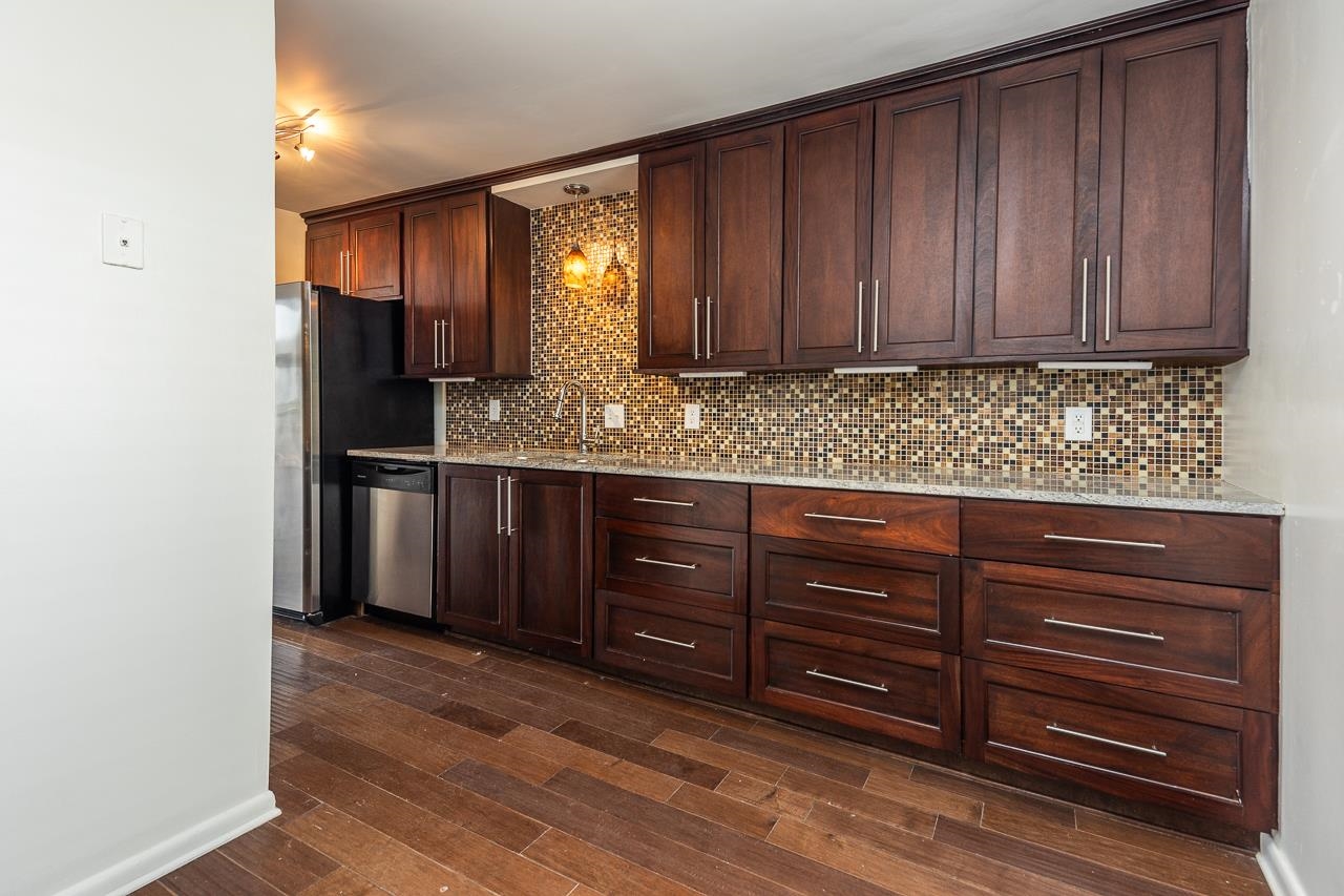 335 RIVERBLUFF PL Unit: 3