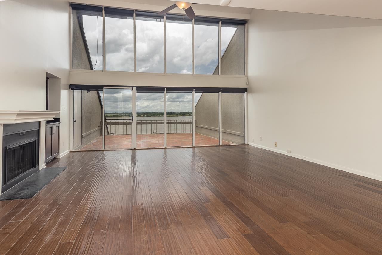 335 RIVERBLUFF PL Unit: 3