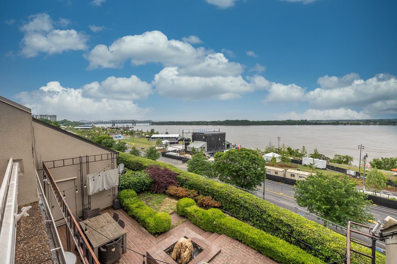 335 RIVERBLUFF PL Unit: 3