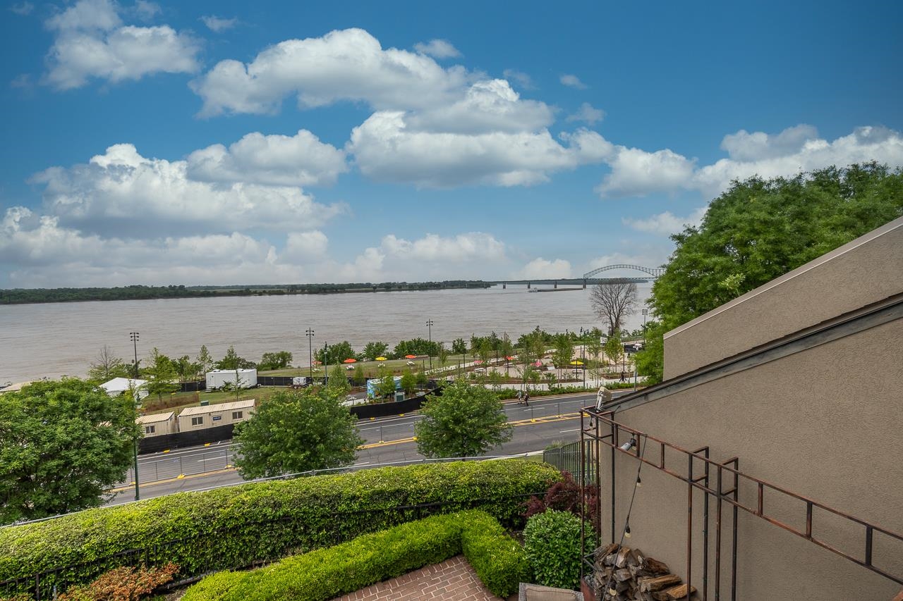 335 RIVERBLUFF PL Unit: 3