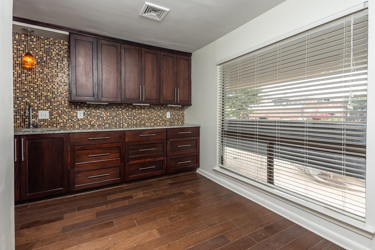 335 RIVERBLUFF PL Unit: 3