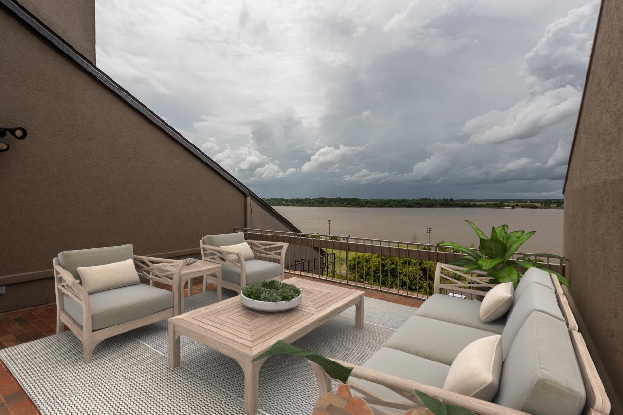 335 RIVERBLUFF PL Unit: 3