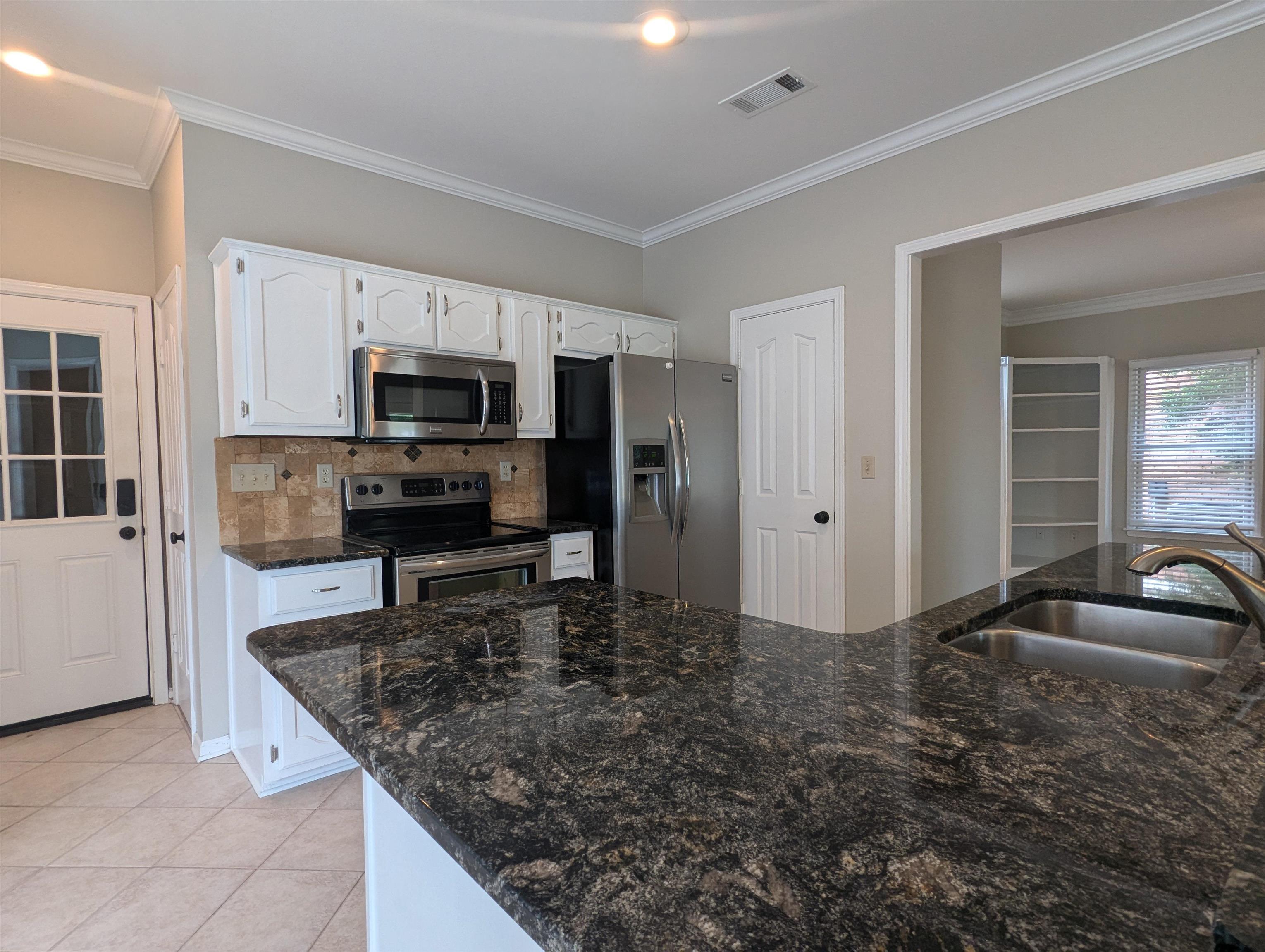 150 RIVERWALK PL