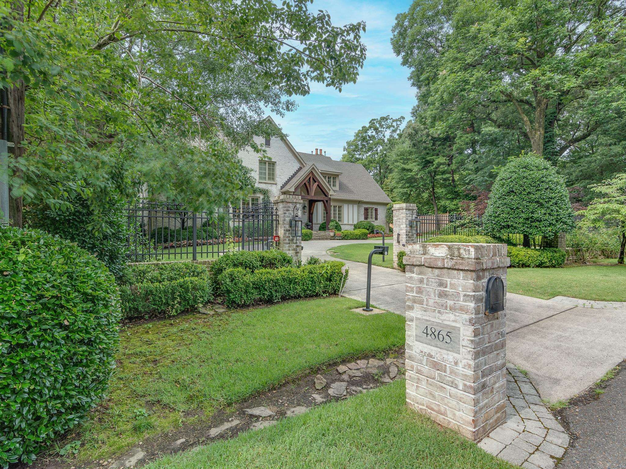 4865 ROANE RD