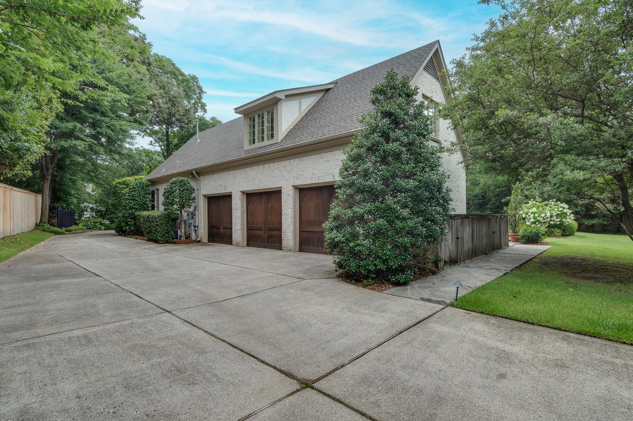 4865 ROANE RD