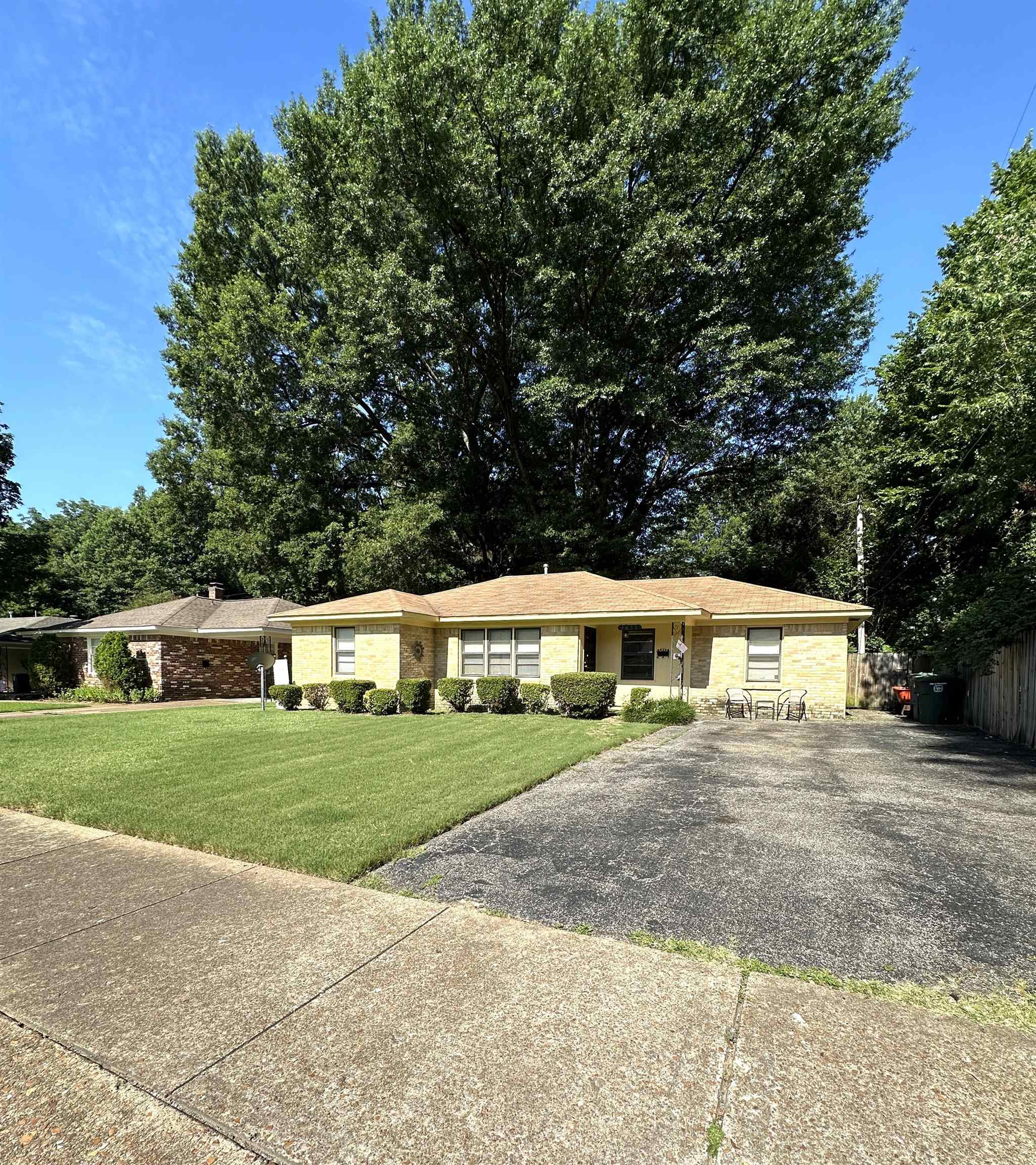 1611 CRANFORD RD