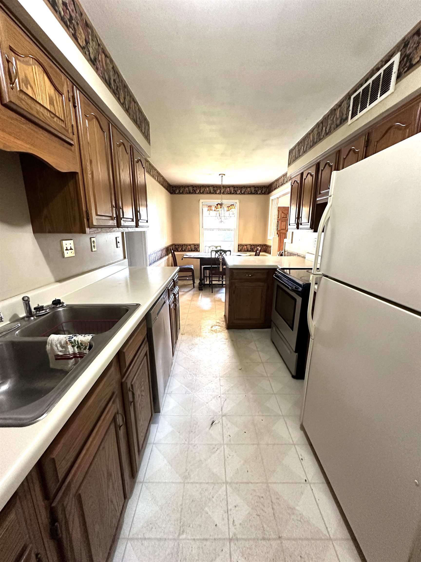 1611 CRANFORD RD
