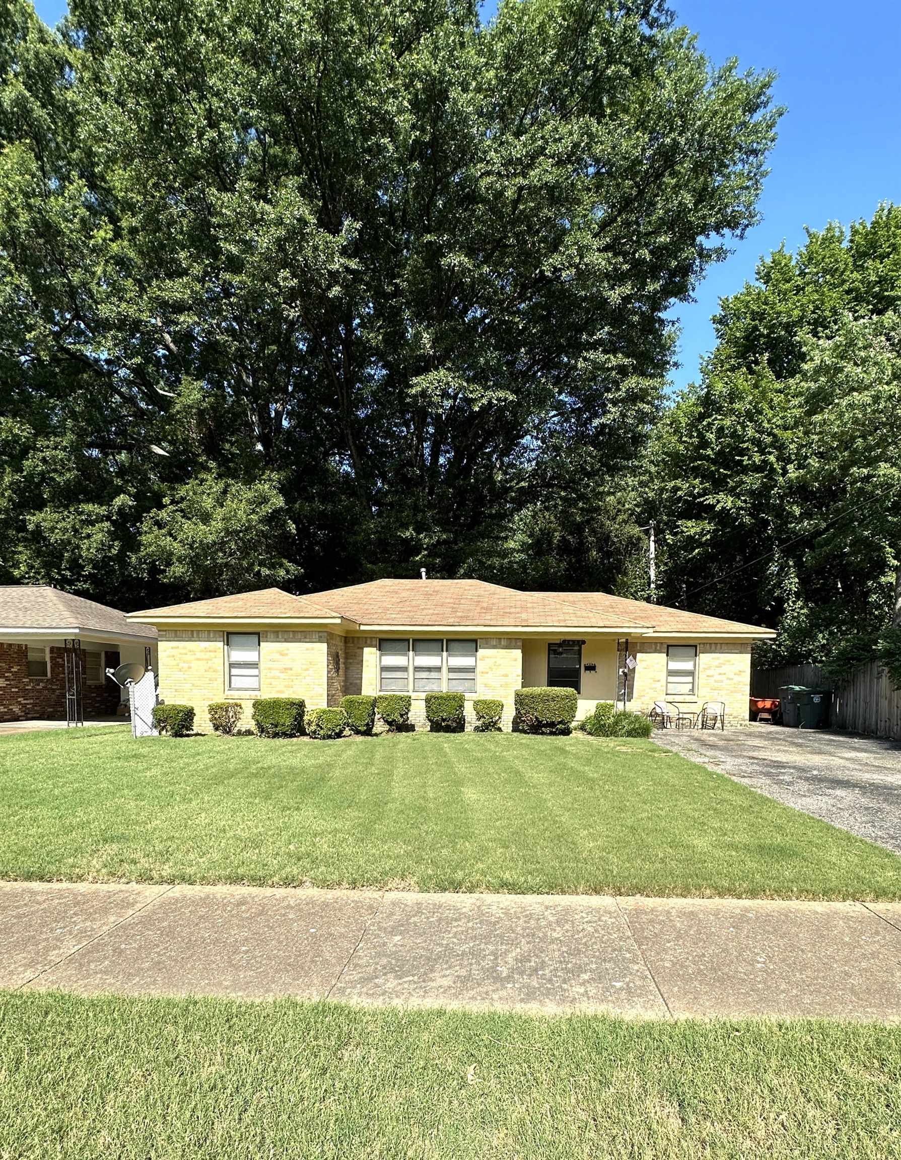 1611 CRANFORD RD