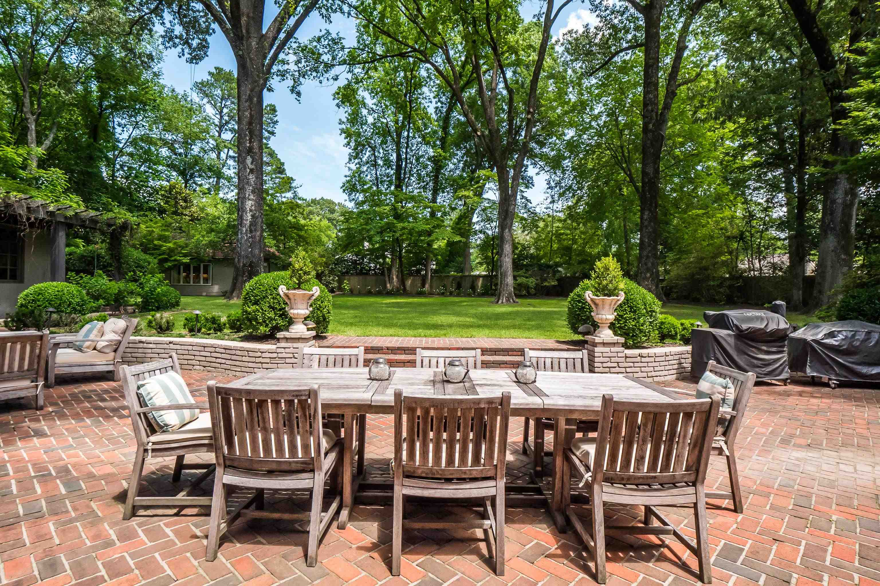 260 W CHERRY CIR