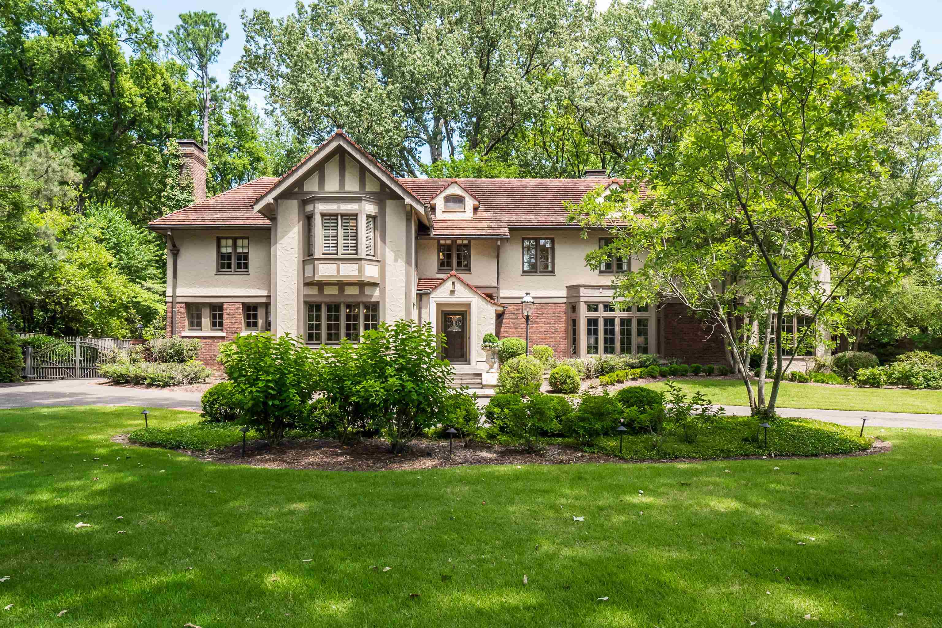 260 W CHERRY CIR