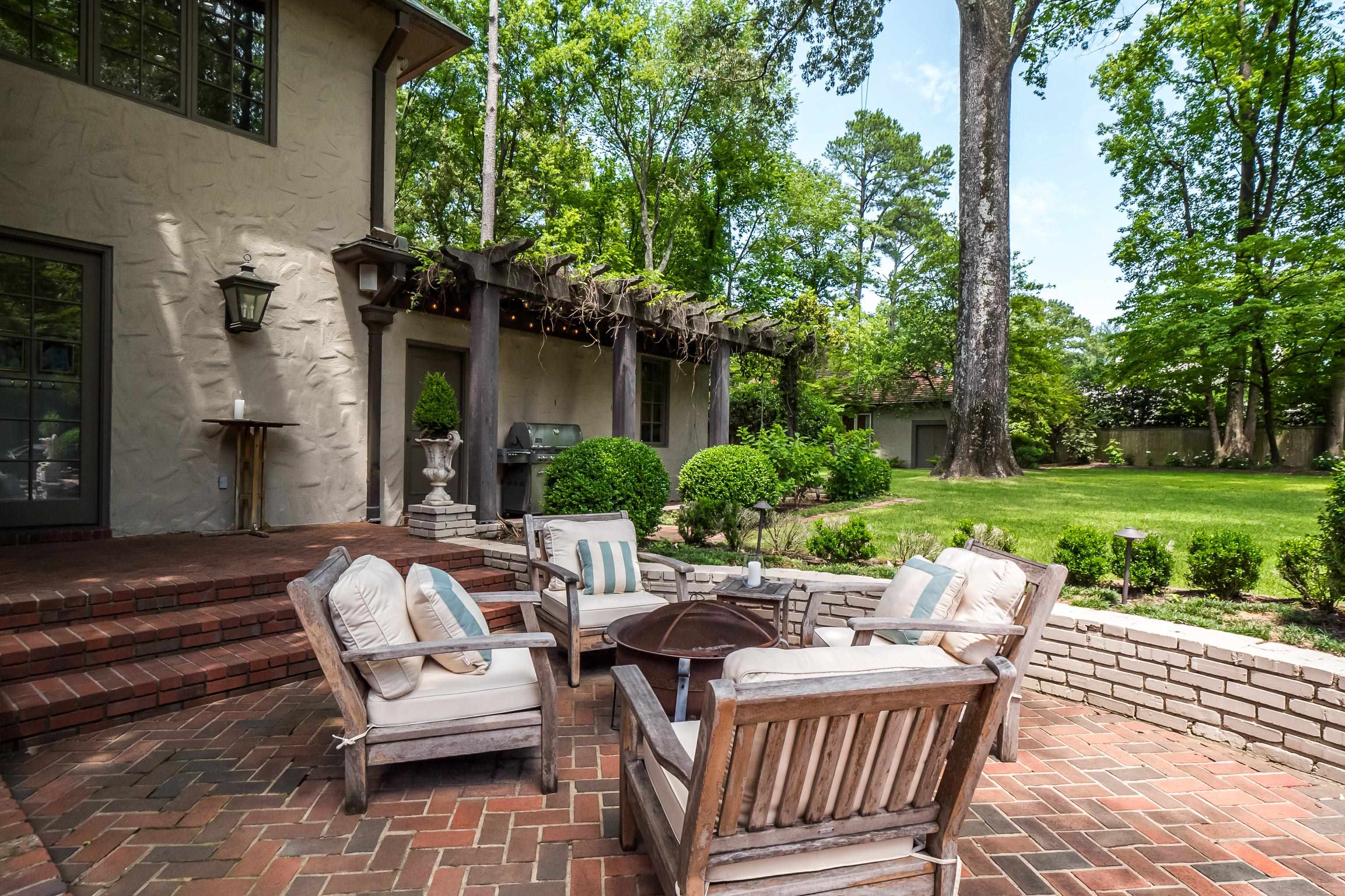 260 W CHERRY CIR