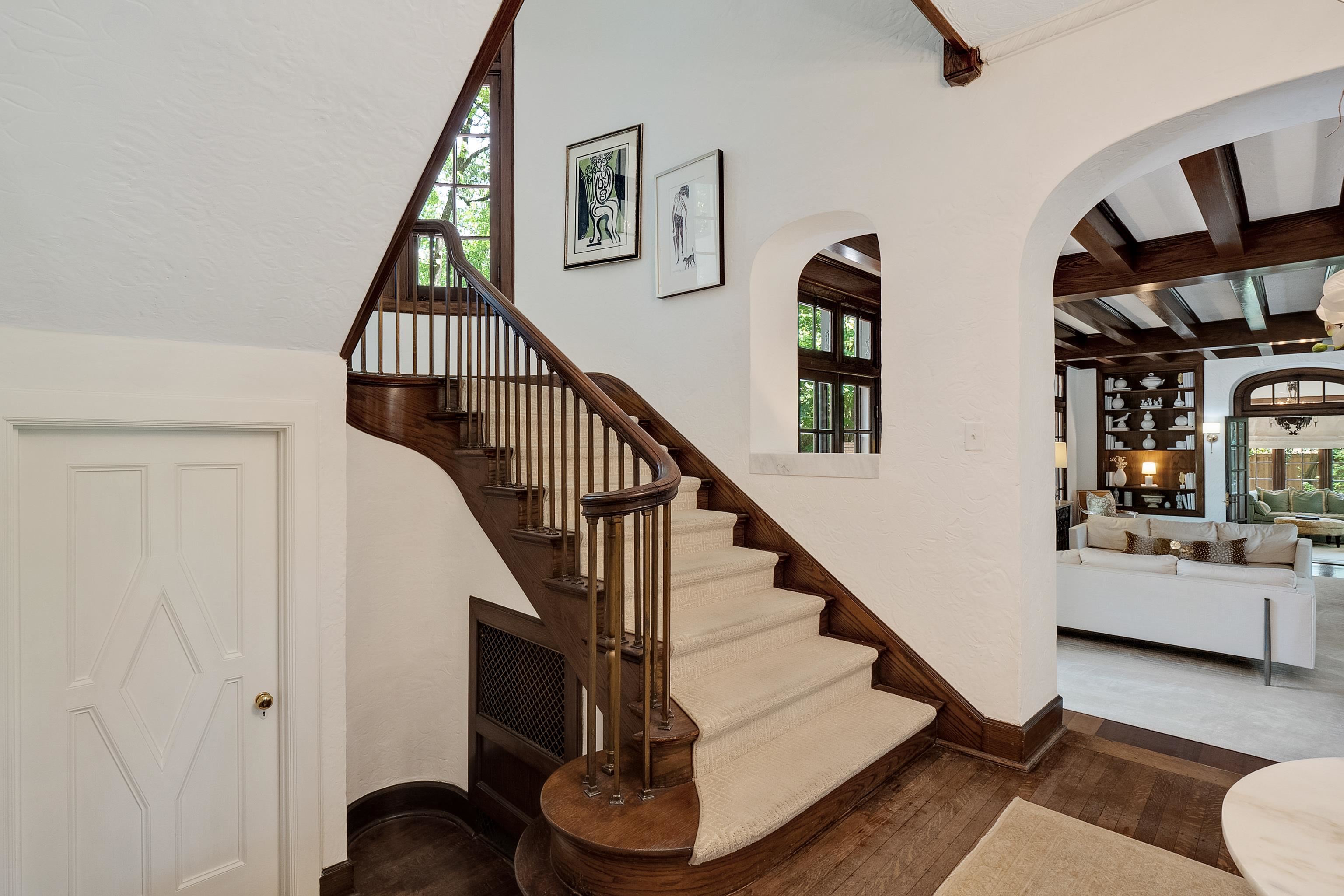 260 W CHERRY CIR