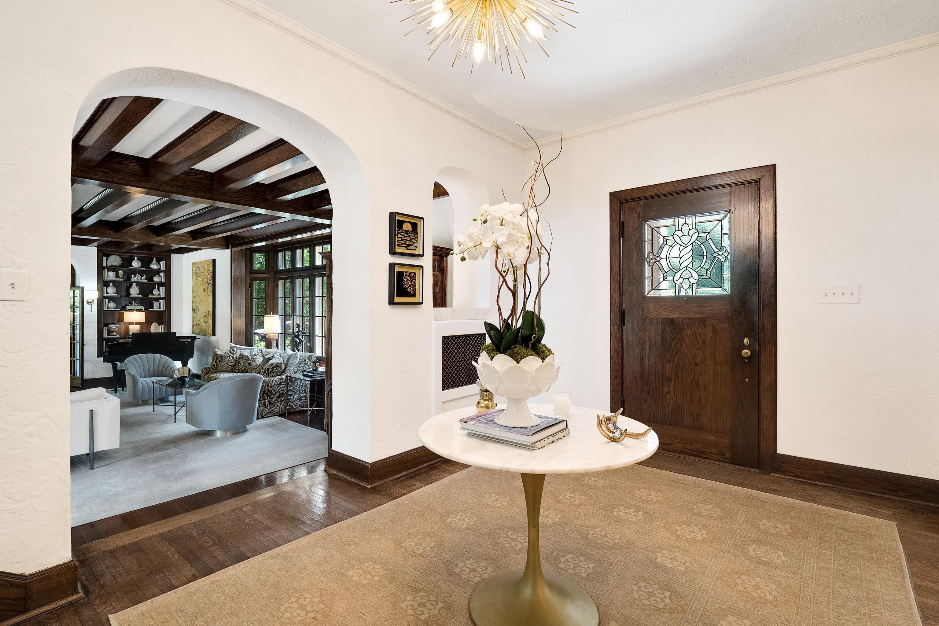 260 W CHERRY CIR
