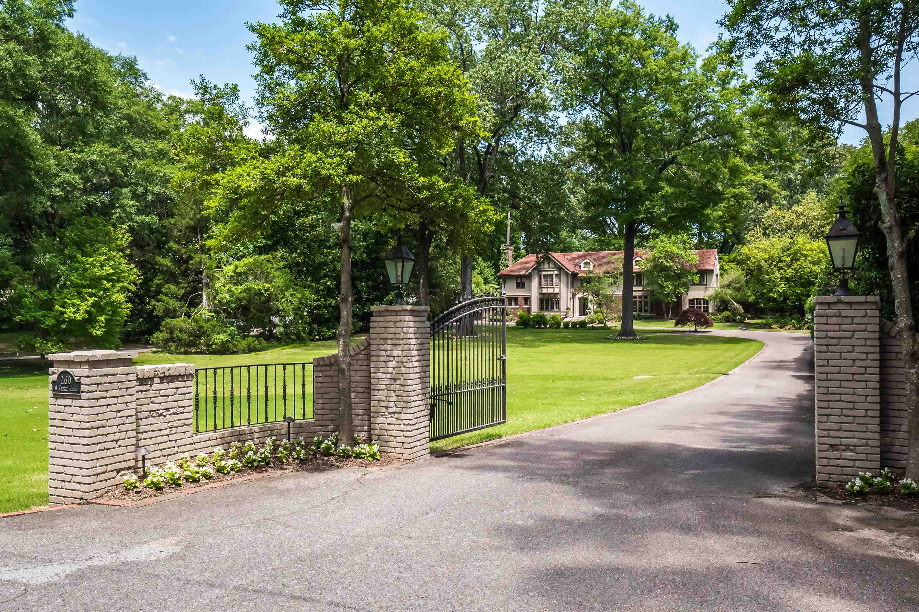 260 W CHERRY CIR
