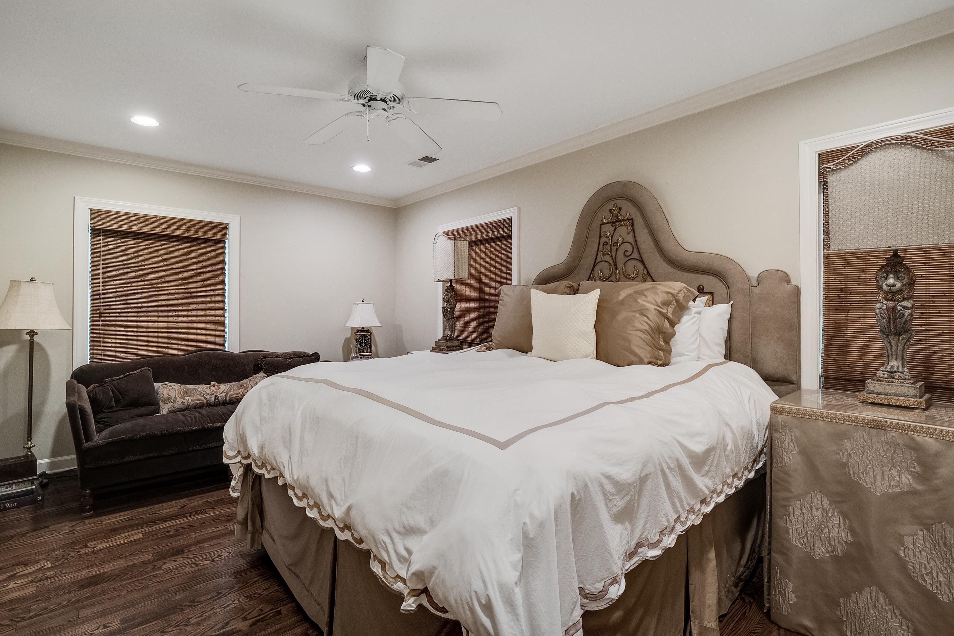 260 W CHERRY CIR