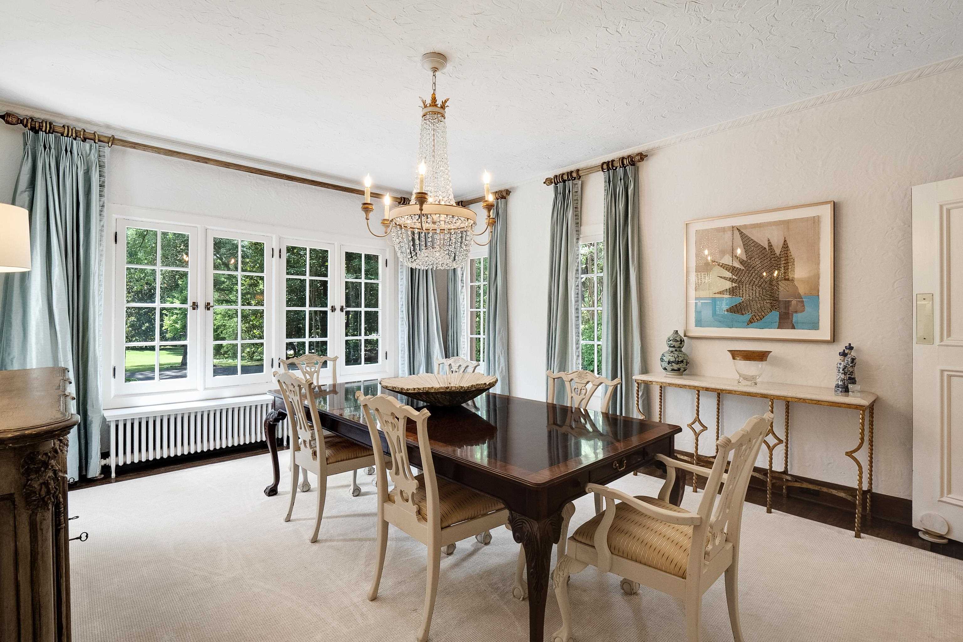 260 W CHERRY CIR