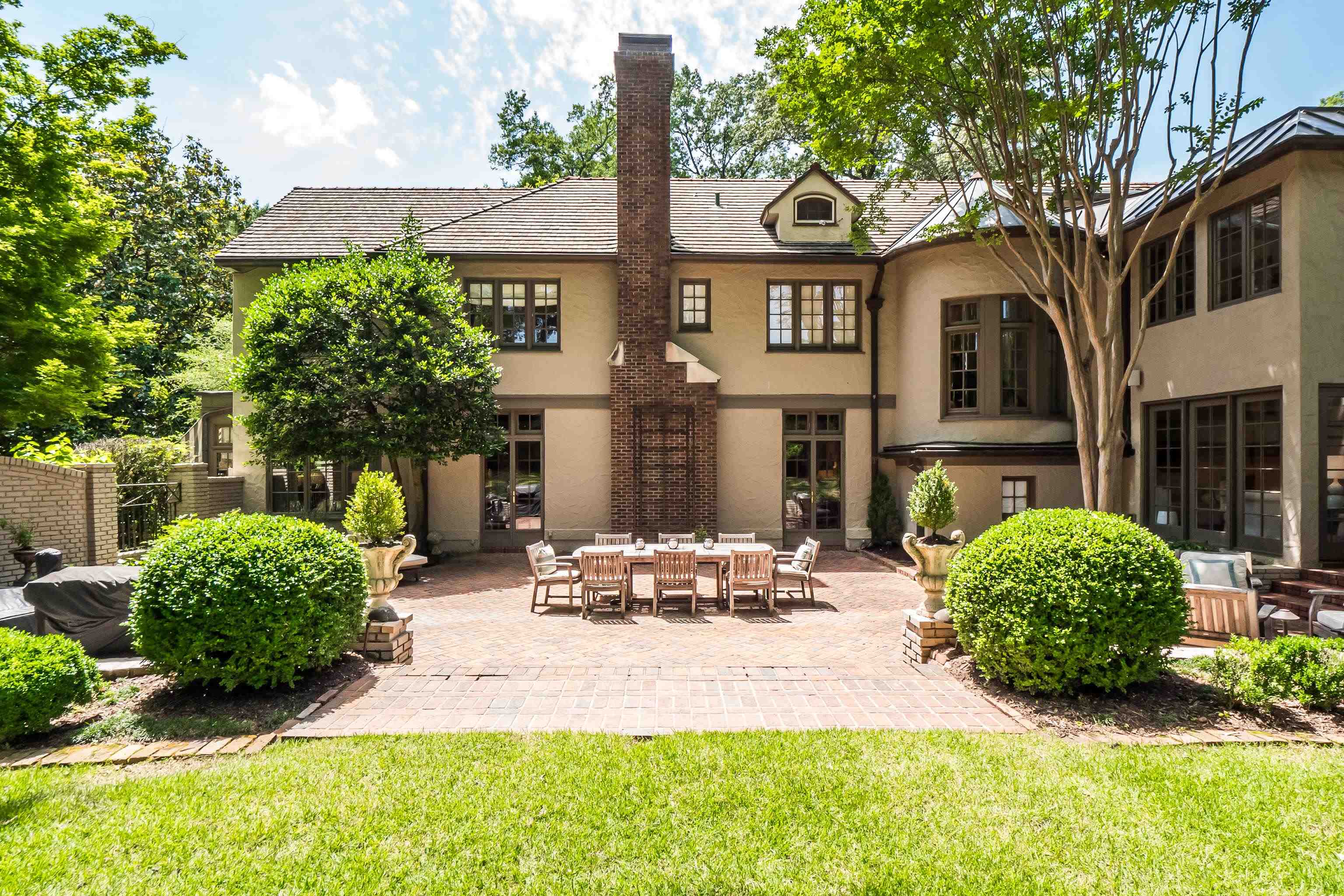 260 W CHERRY CIR