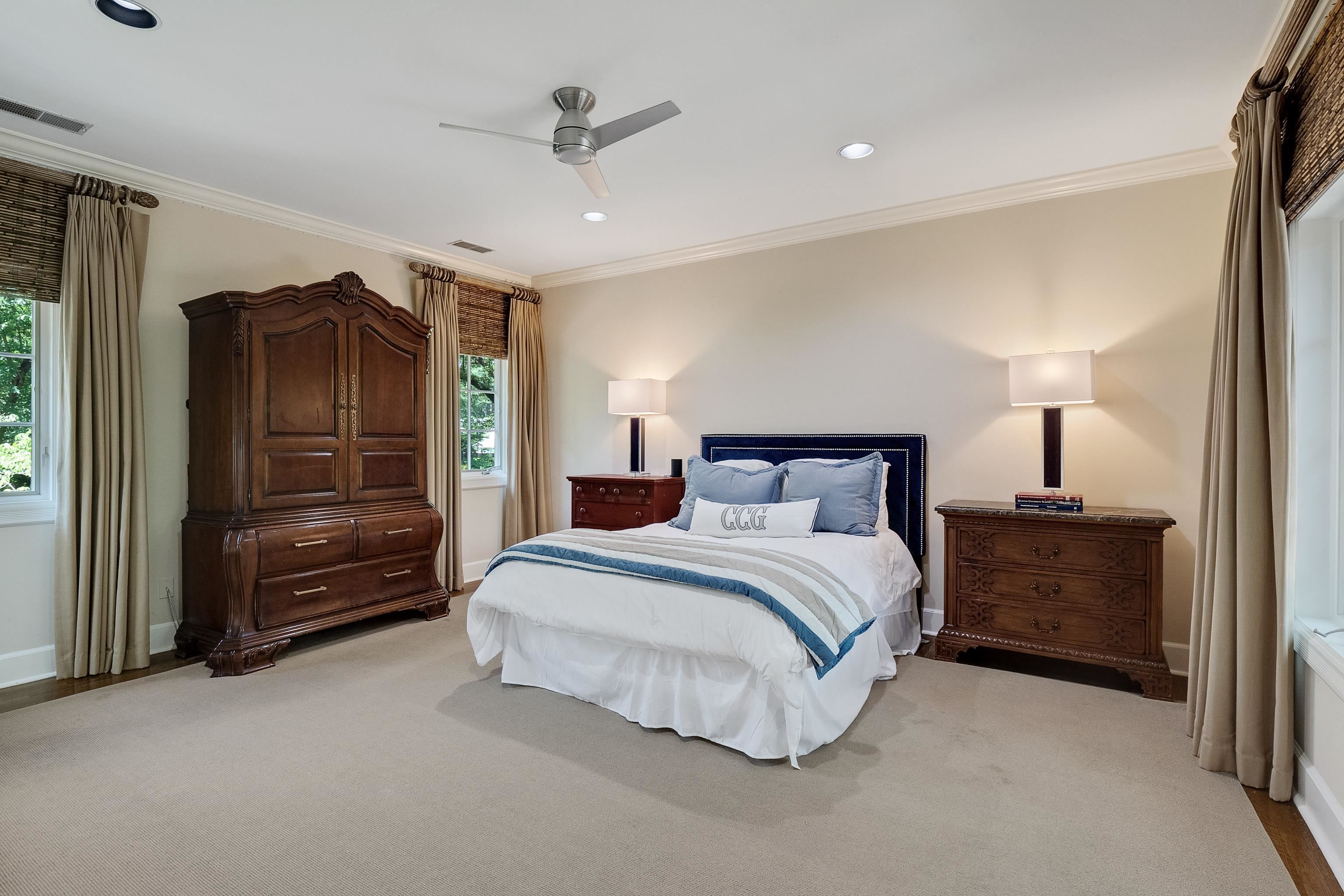 260 W CHERRY CIR