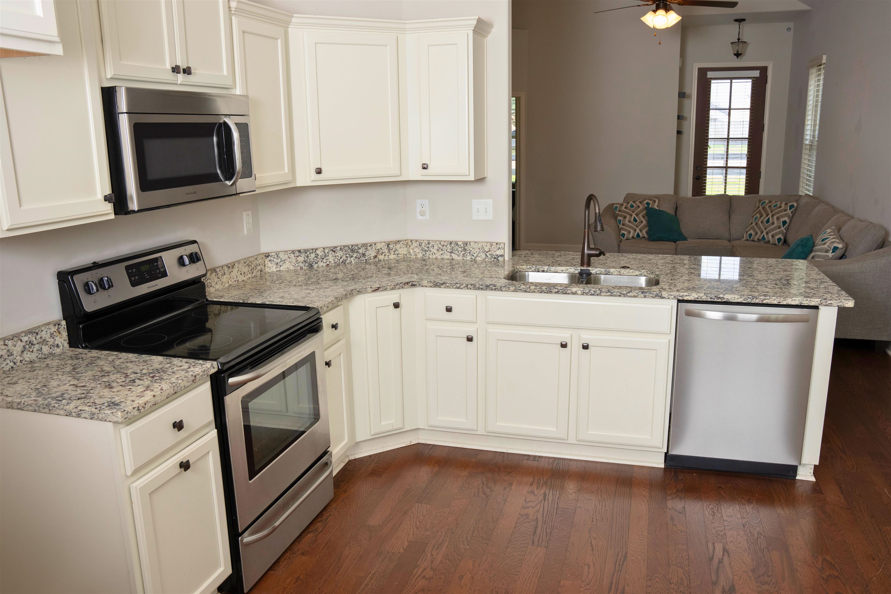 6925 RALEIGH-LAGRANGE RD