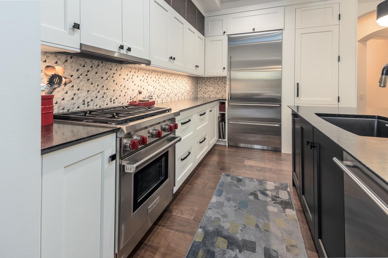 717 RIVERSIDE DR Unit: 109